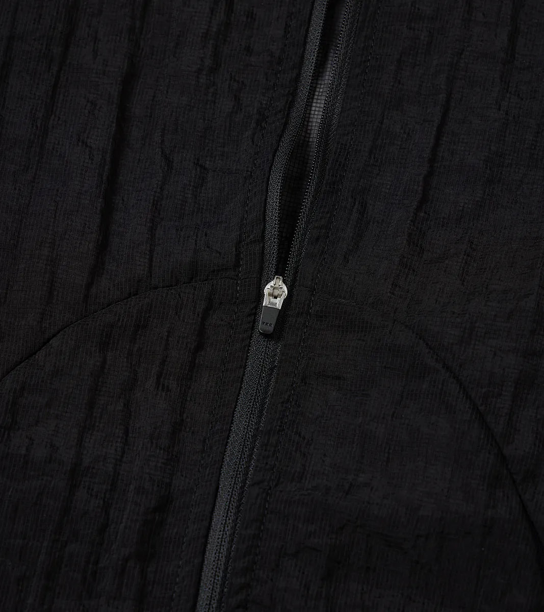 Airy Mono Windbreaker - Black