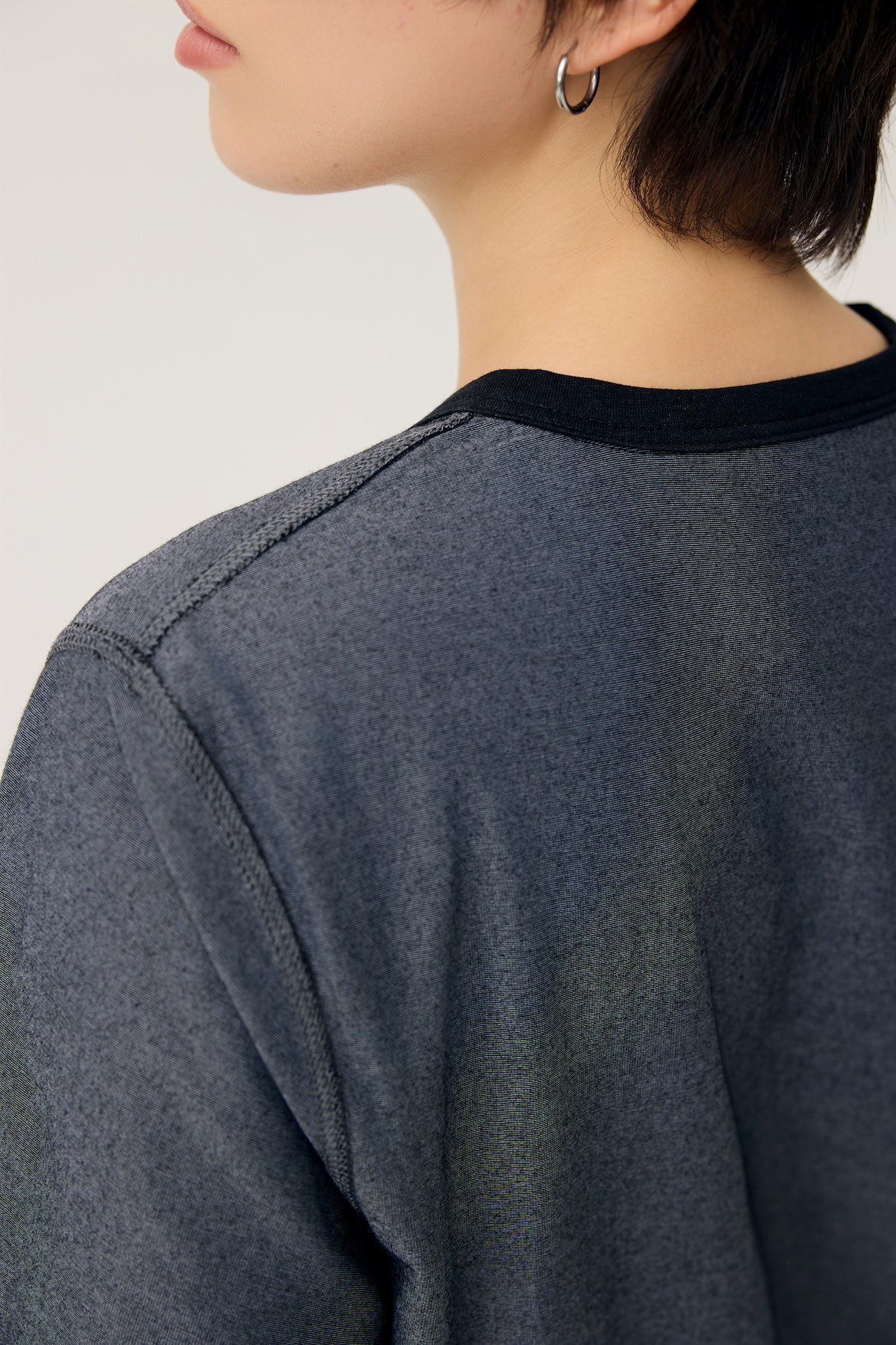 EVERYDAY REVERSIBLE TEE IN BLACK & STEEL GREY