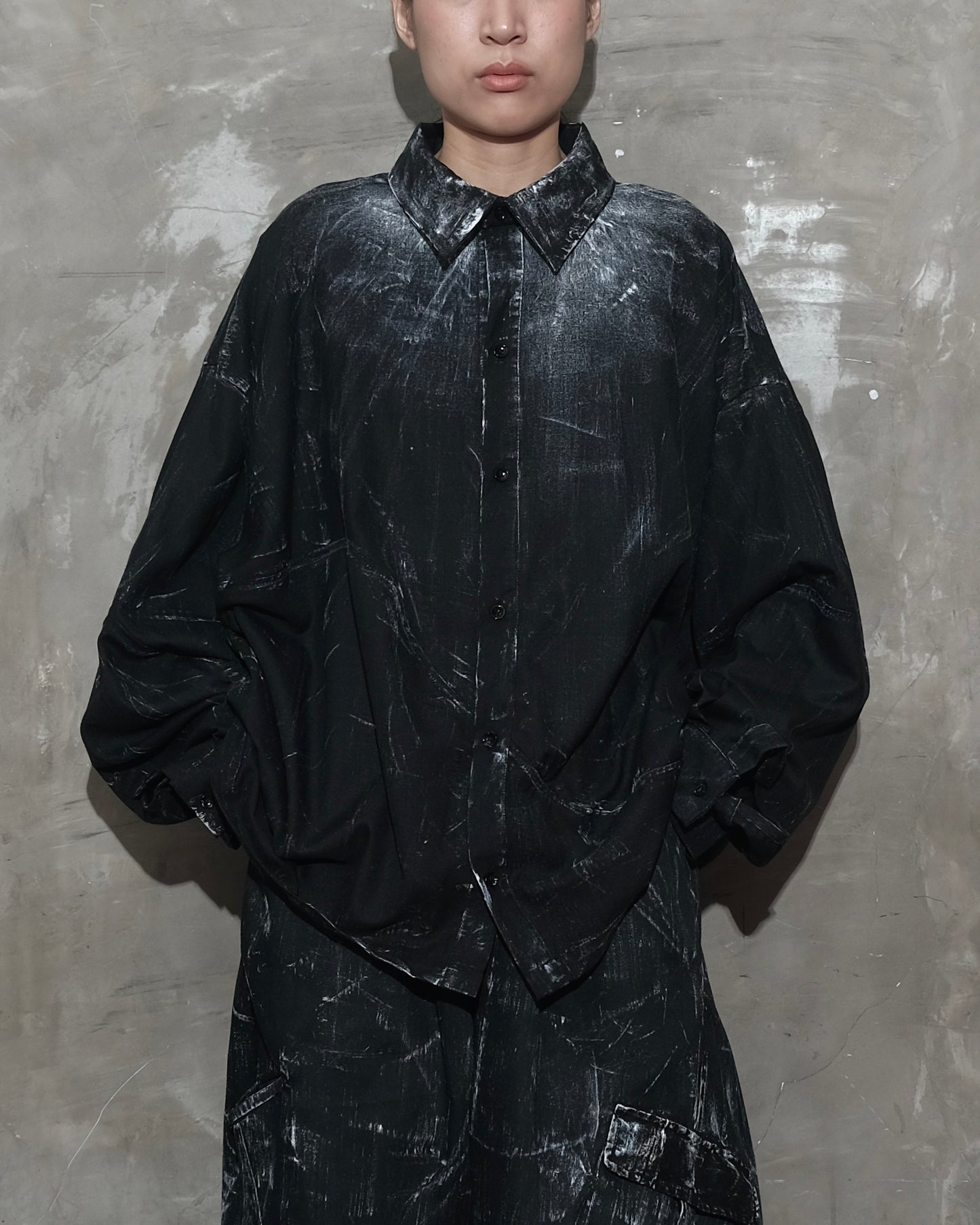 Linea Shirt in Black Chaos