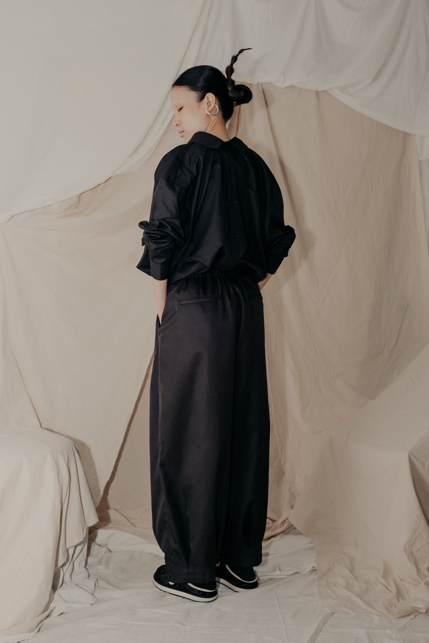 Magnolia Giant Collar Shirt in Black