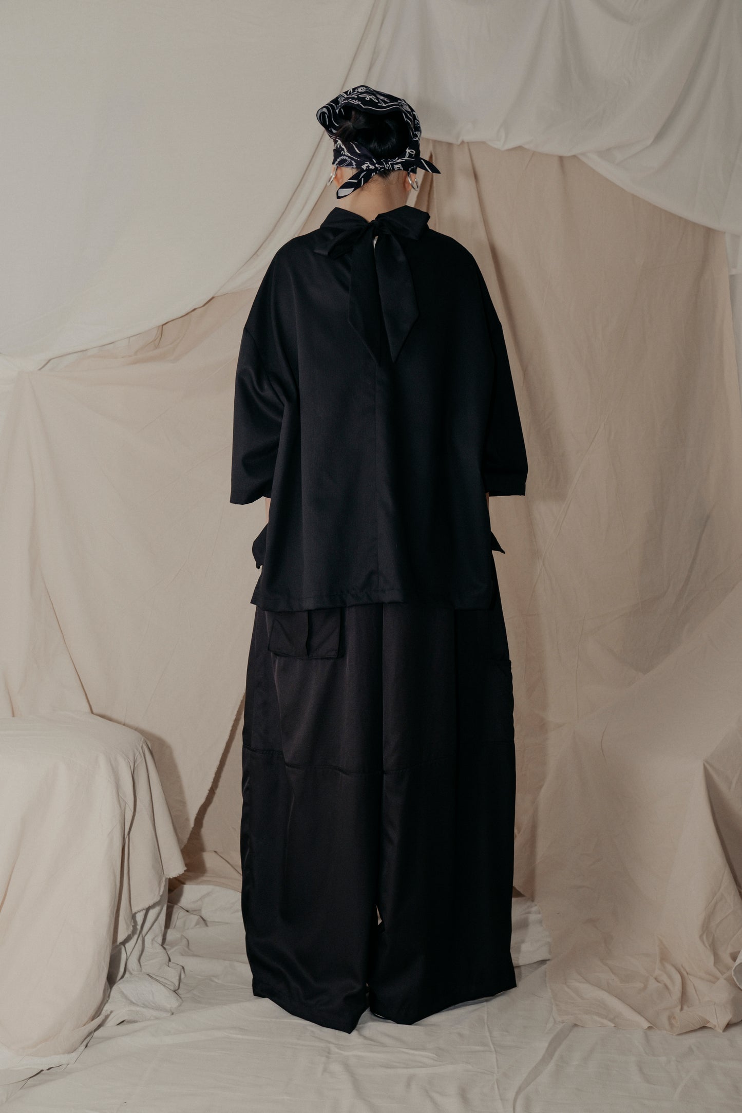 Bow Bow Box Shirt in Black