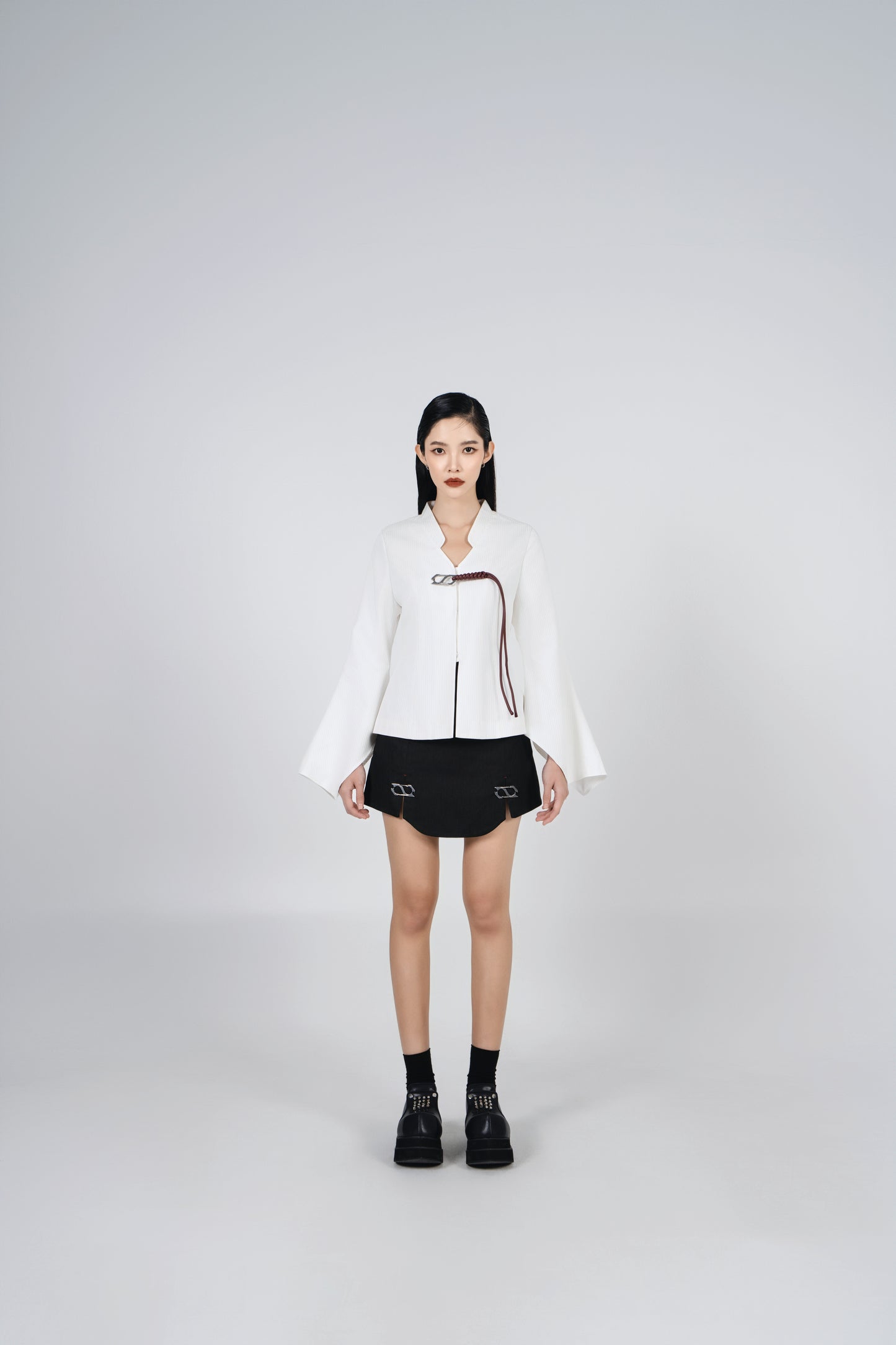 MANDARIN COLLAR CHINESE KNOTS KEBAYA TOP WHITE