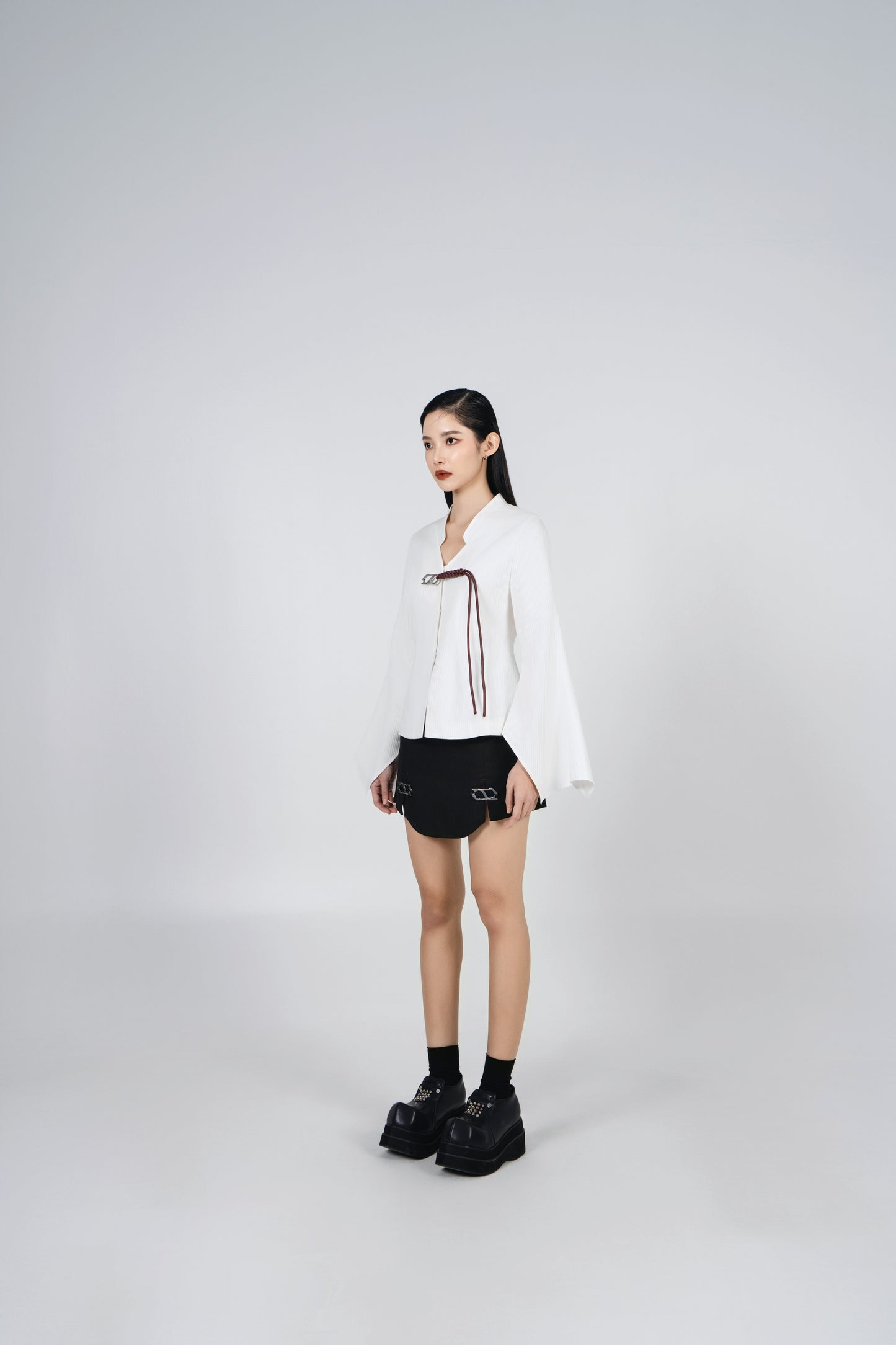 MANDARIN COLLAR CHINESE KNOTS KEBAYA TOP WHITE