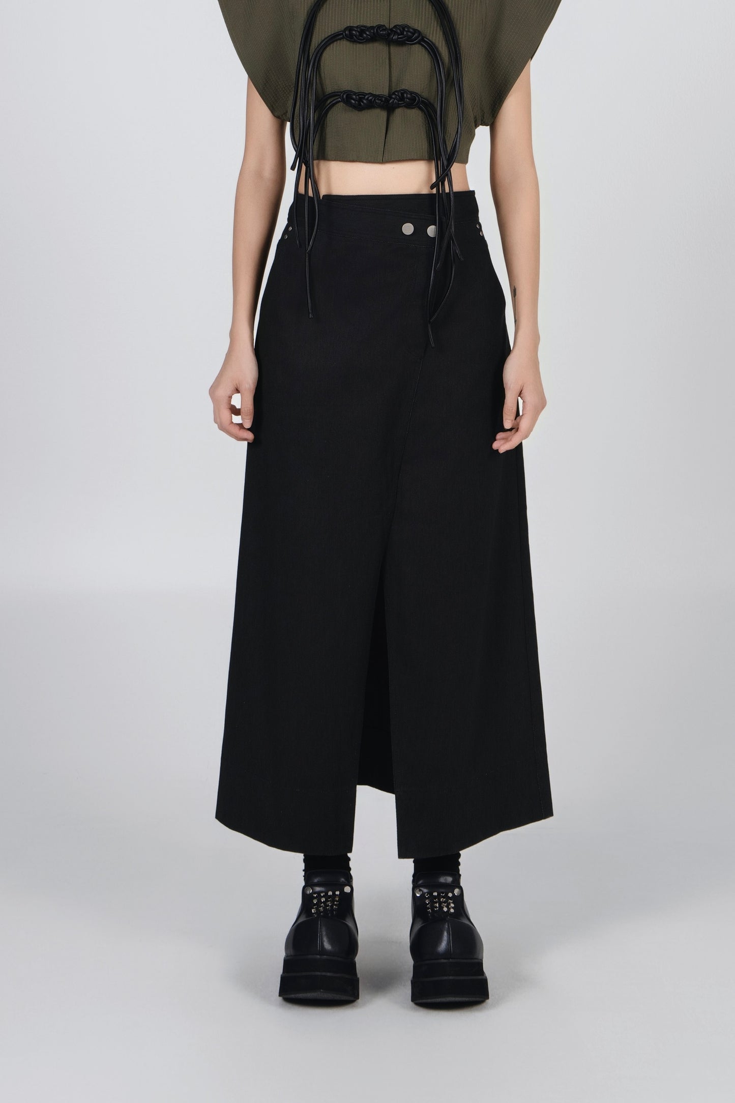 NOIZ N6SK2 A-LINE LOW-WAISTED DENIM SKIRT BLACK
