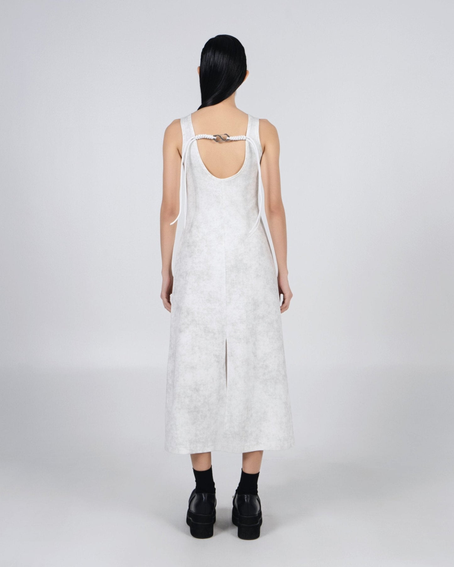 NOIZ N6DR2 ‘S’ BUCKLE CHINESE KNOT SLEEVELESS DRESS