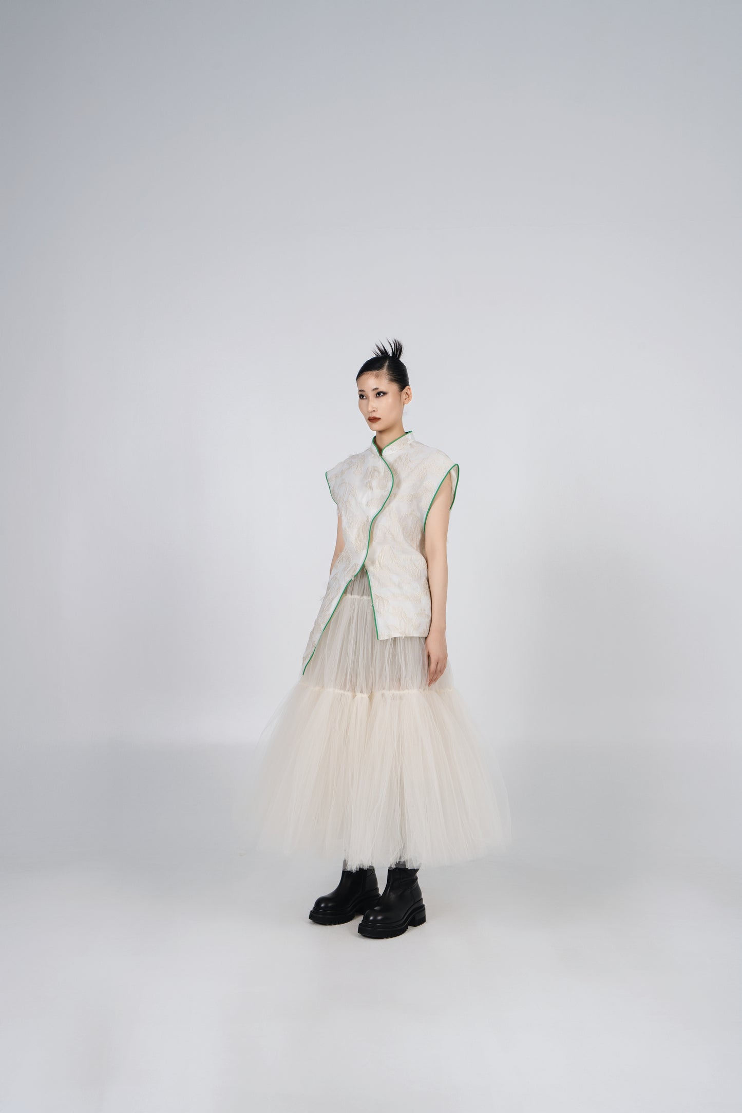 CNY NING OVERSIZED WAVY VEST BEIGE