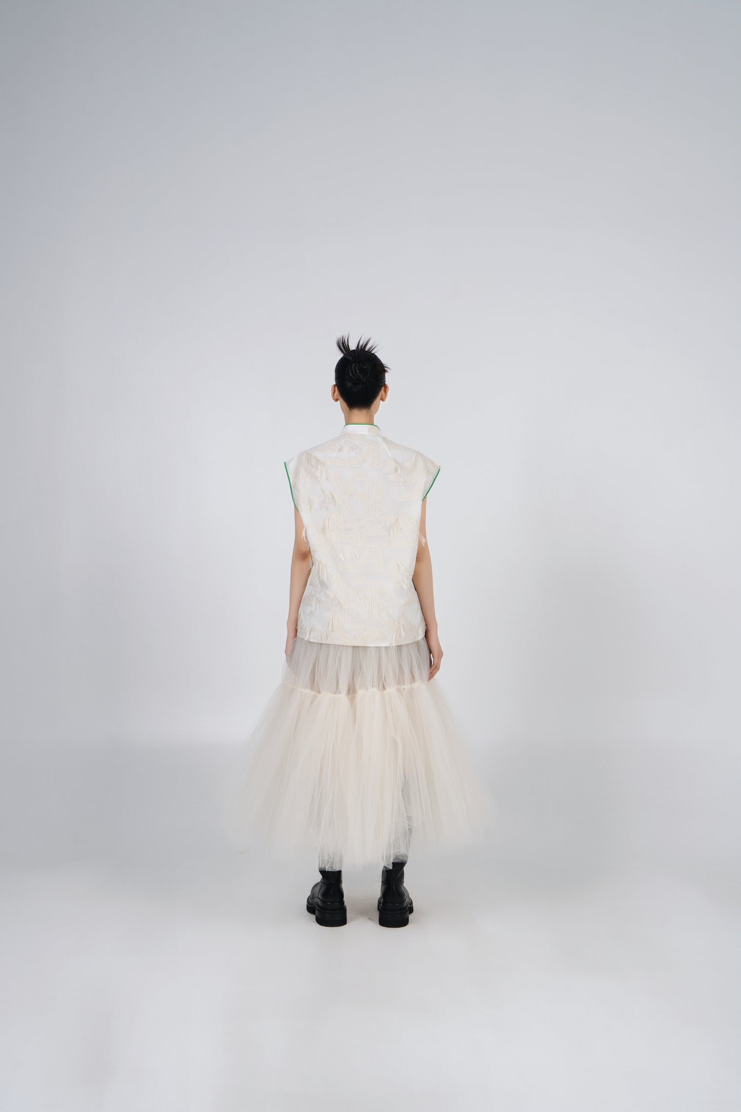 CNY NING OVERSIZED WAVY VEST BEIGE