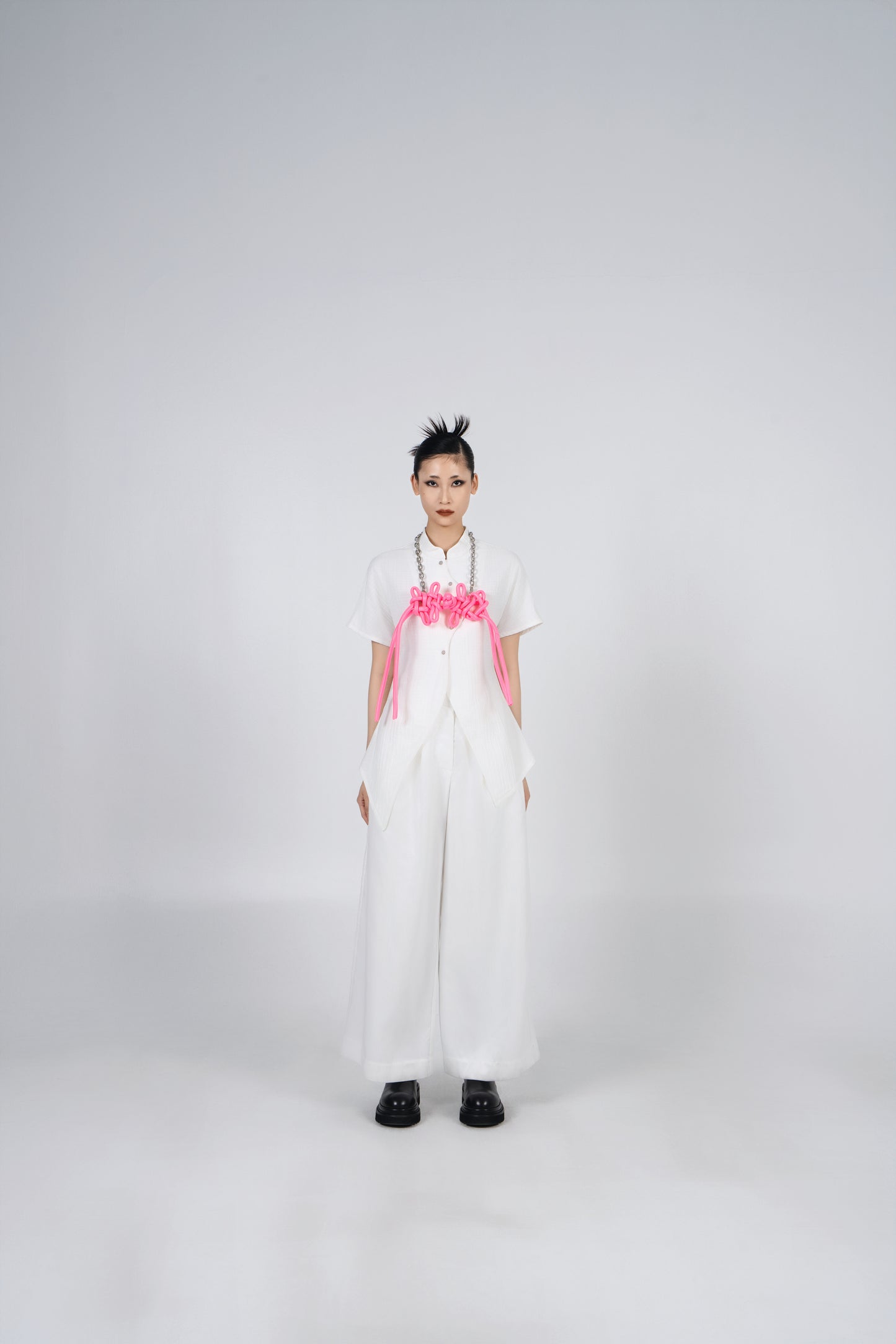 CNY TANGSHI MANDARIN COLLAR WAVY RELAXED SHIRT WHITE