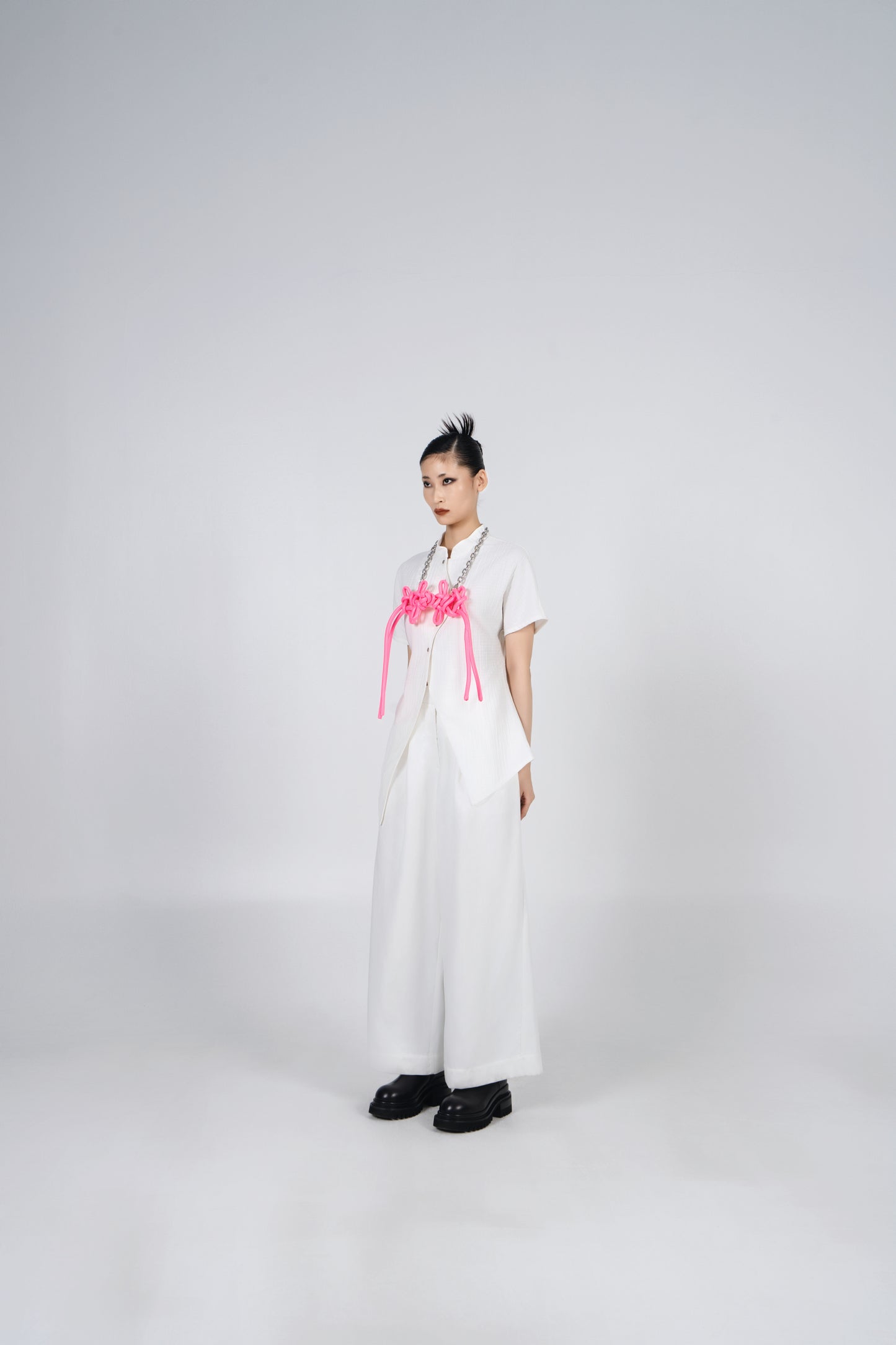 CNY TANGSHI MANDARIN COLLAR WAVY RELAXED SHIRT WHITE