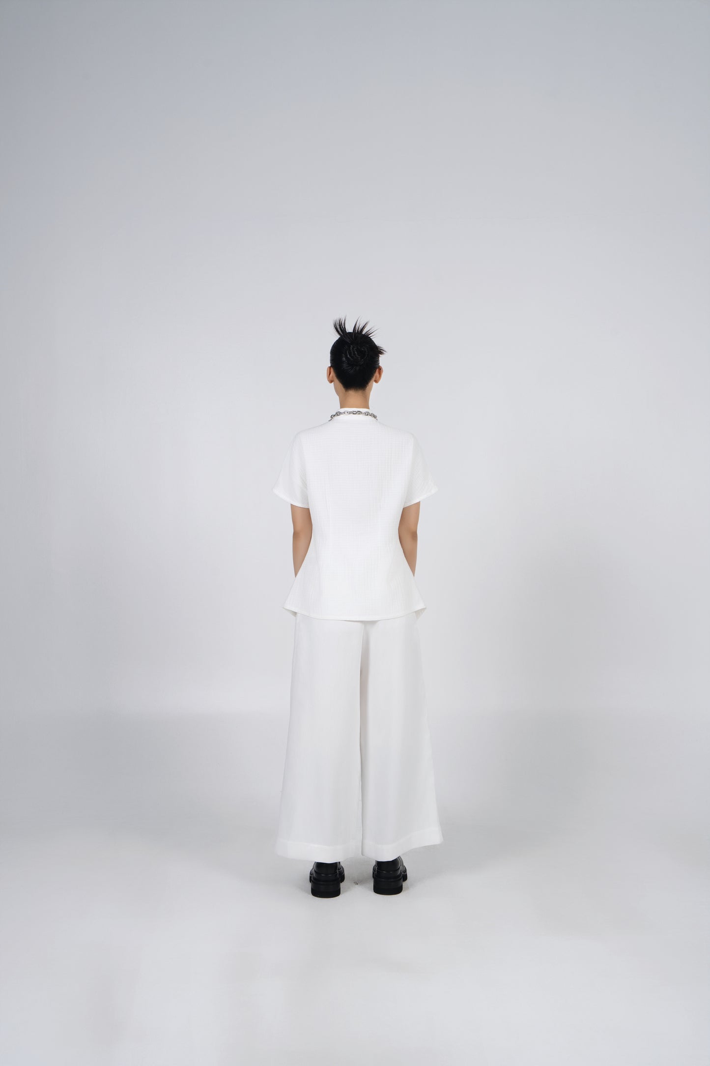 CNY TANGSHI MANDARIN COLLAR WAVY RELAXED SHIRT WHITE