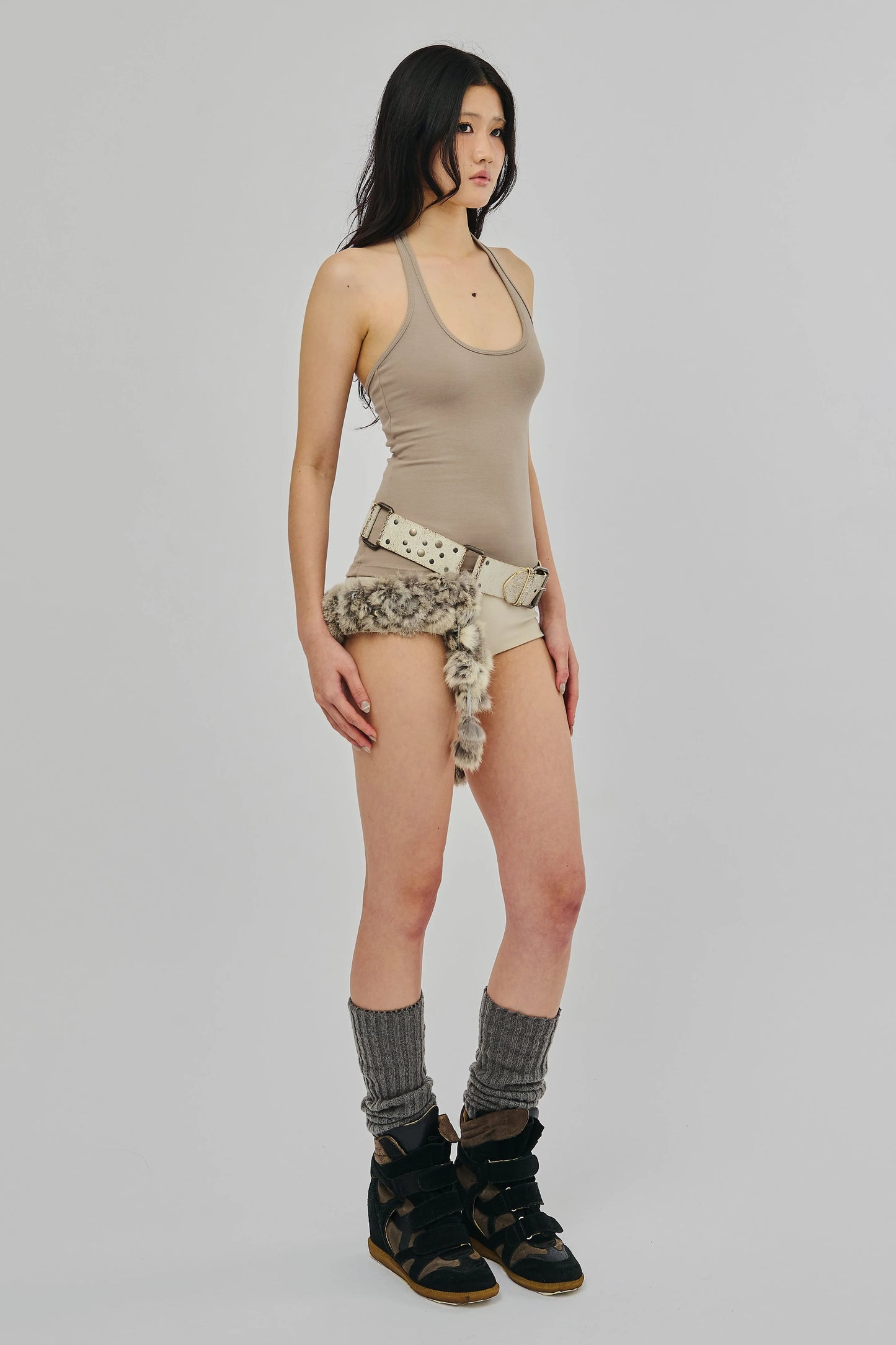 SCOOP HALTER STONE