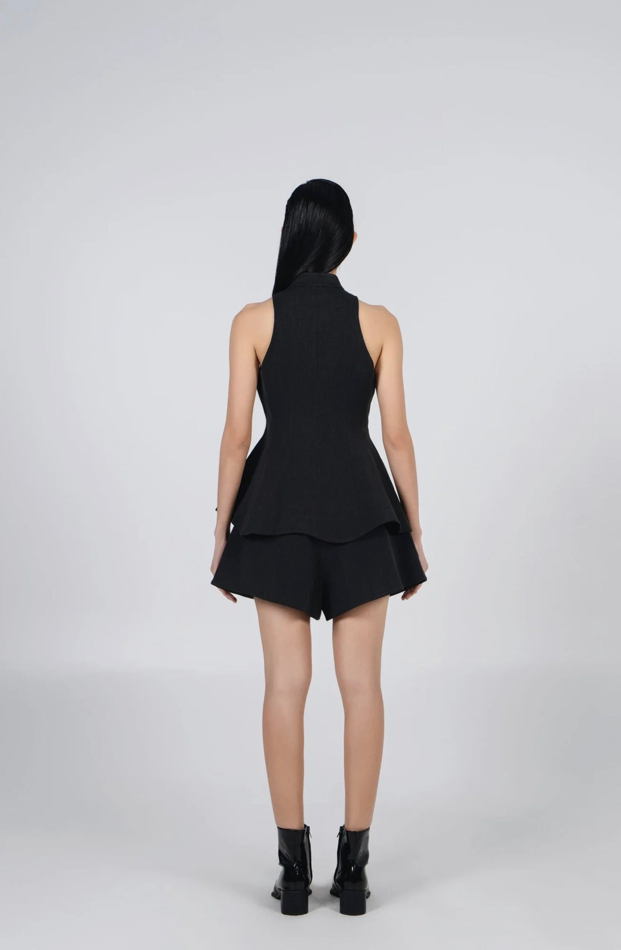 CNY SHANI CHINESE COLLAR METAL CLASP HOLLOW TOP - BLACK