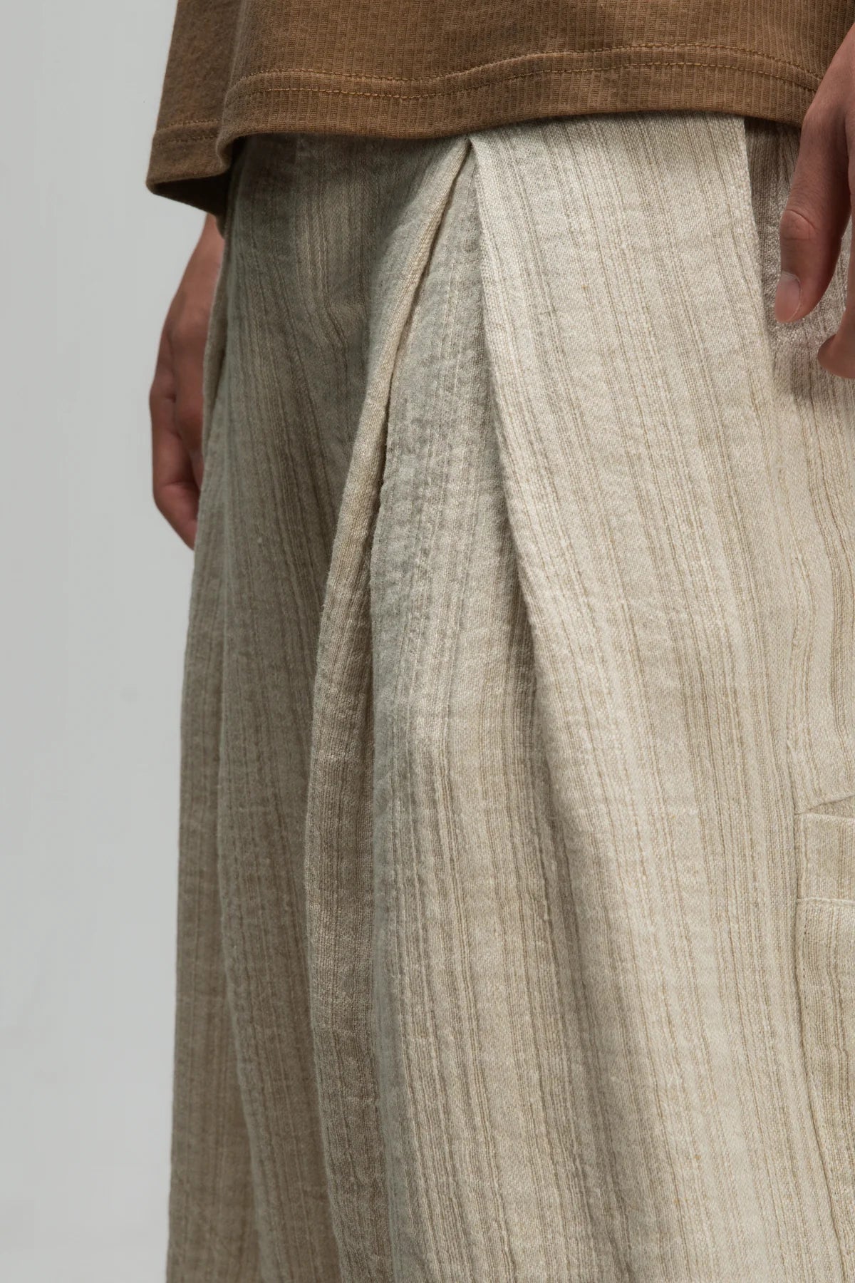 Gender Neutral Front Box Pleated Shorts (Beige)