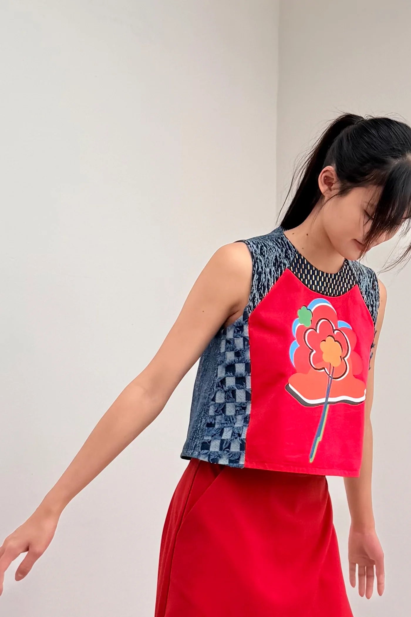 LUNAR 2026 TT04 || LUNAR CROPPED TOP - BEV C multi label store