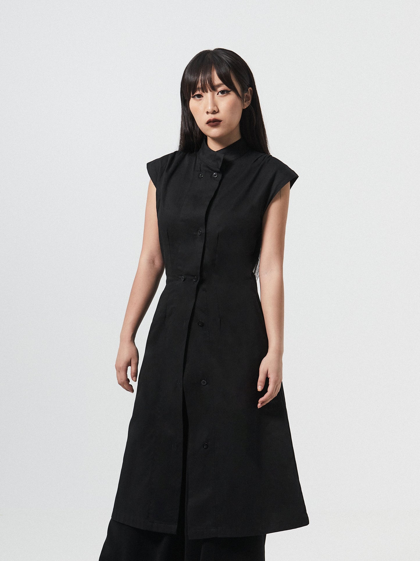 DOUBLE-SLIT SLEEVELESS DRESS TOP