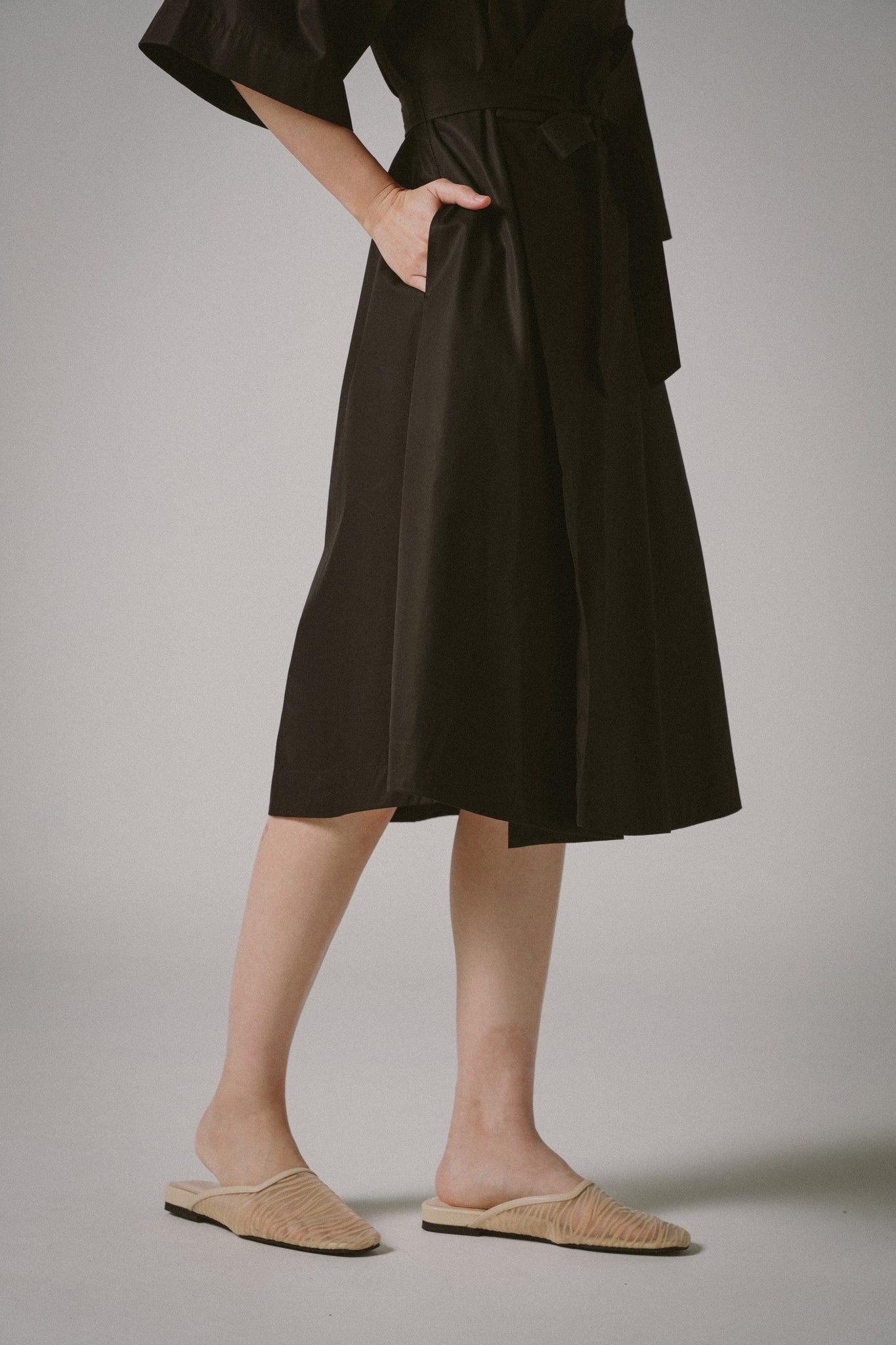 Poplin Midi Dress (Black)