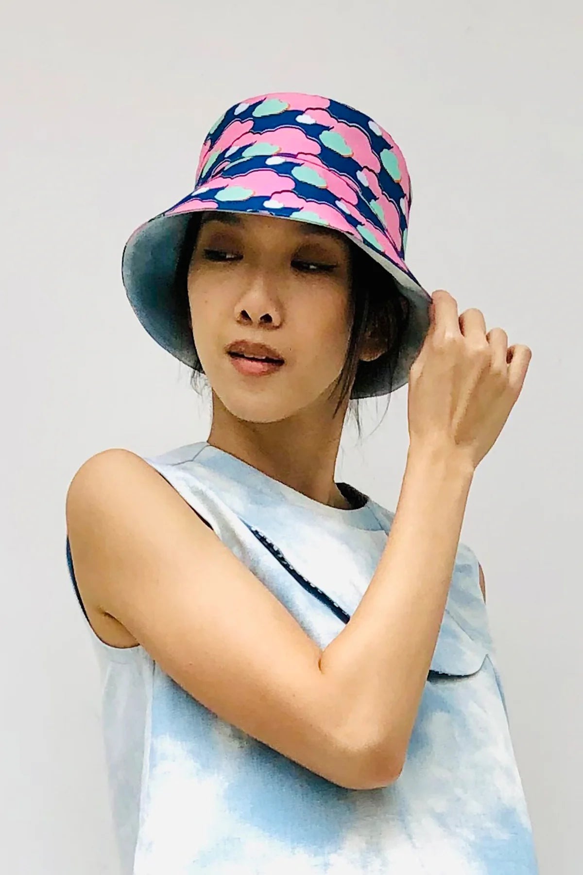 S18 ZHT01 || REVERSIBLE BUCKET HAT || PINK BROCCOLI