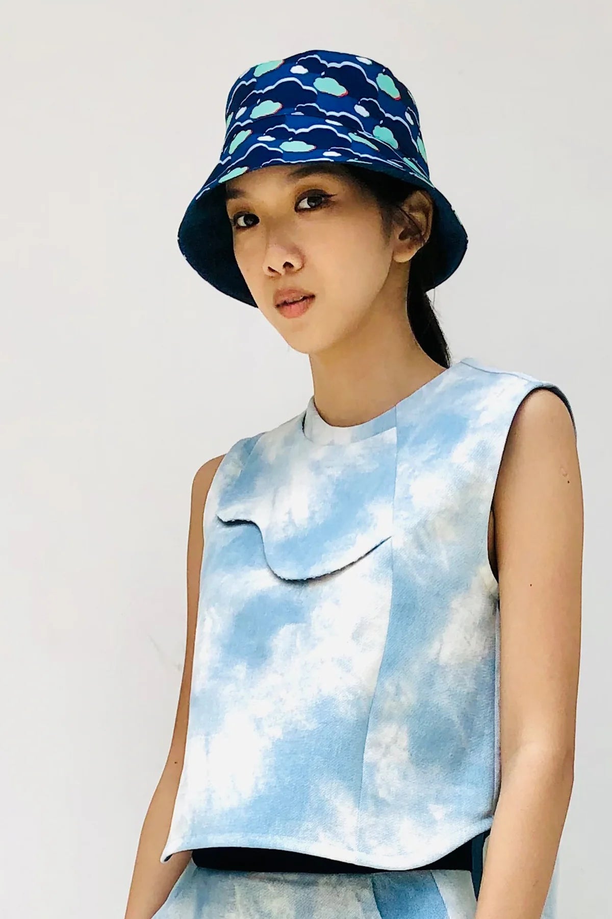 S18 ZHT02 || REVERSIBLE BUCKET HAT || NAVY BROCCOLI