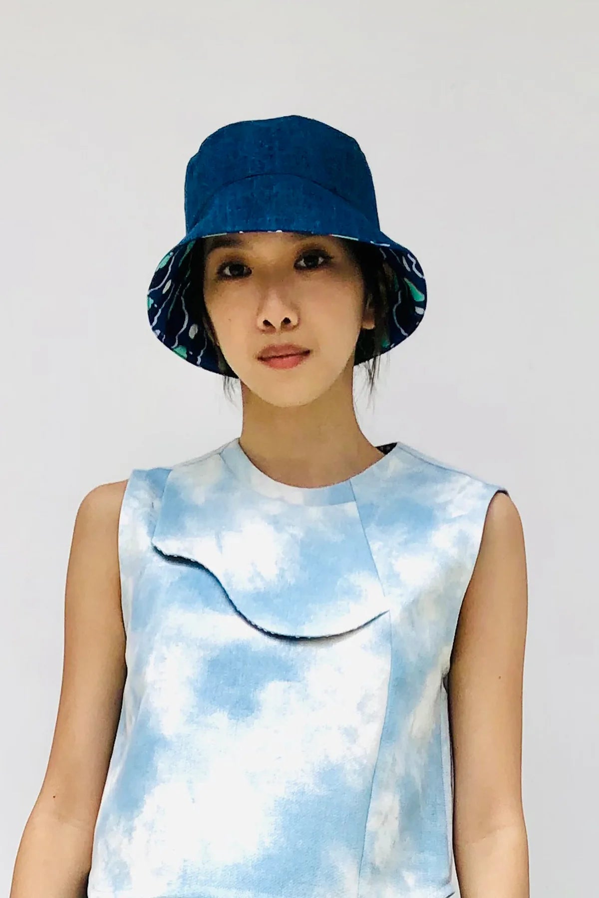 S18 ZHT02 || REVERSIBLE BUCKET HAT || NAVY BROCCOLI