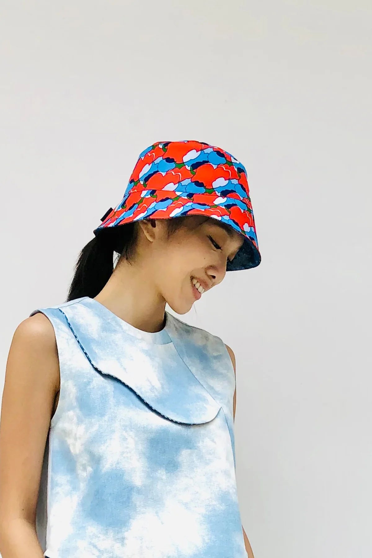 S18 ZHT04 || REVERSIBLE BUCKET HAT || ORANGE TOMATO