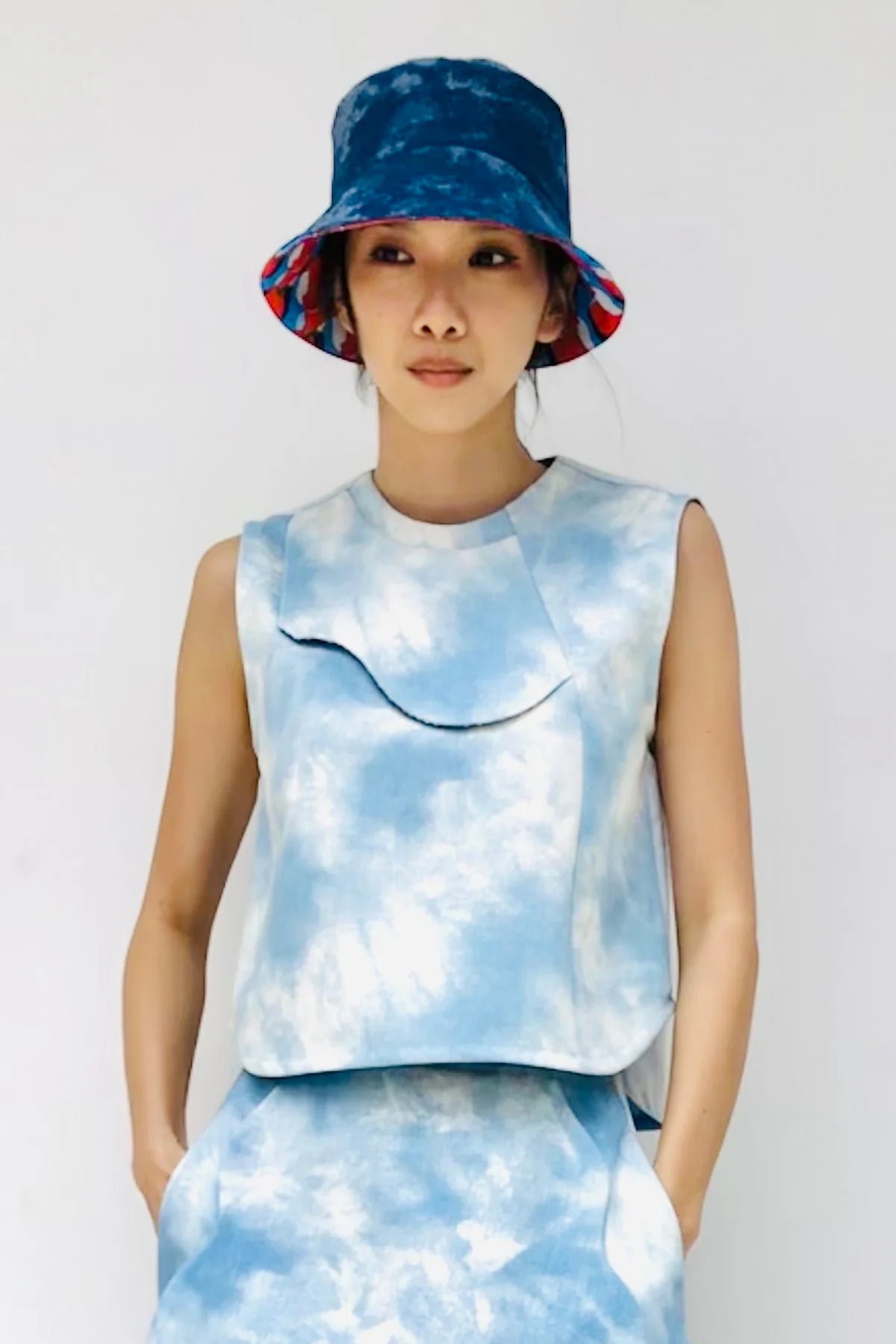 S18 ZHT04 || REVERSIBLE BUCKET HAT || ORANGE TOMATO