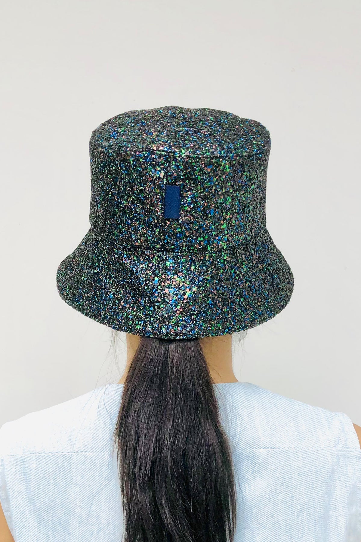 S18 ZHT05 || GLITTER BUCKET HAT || BLACK