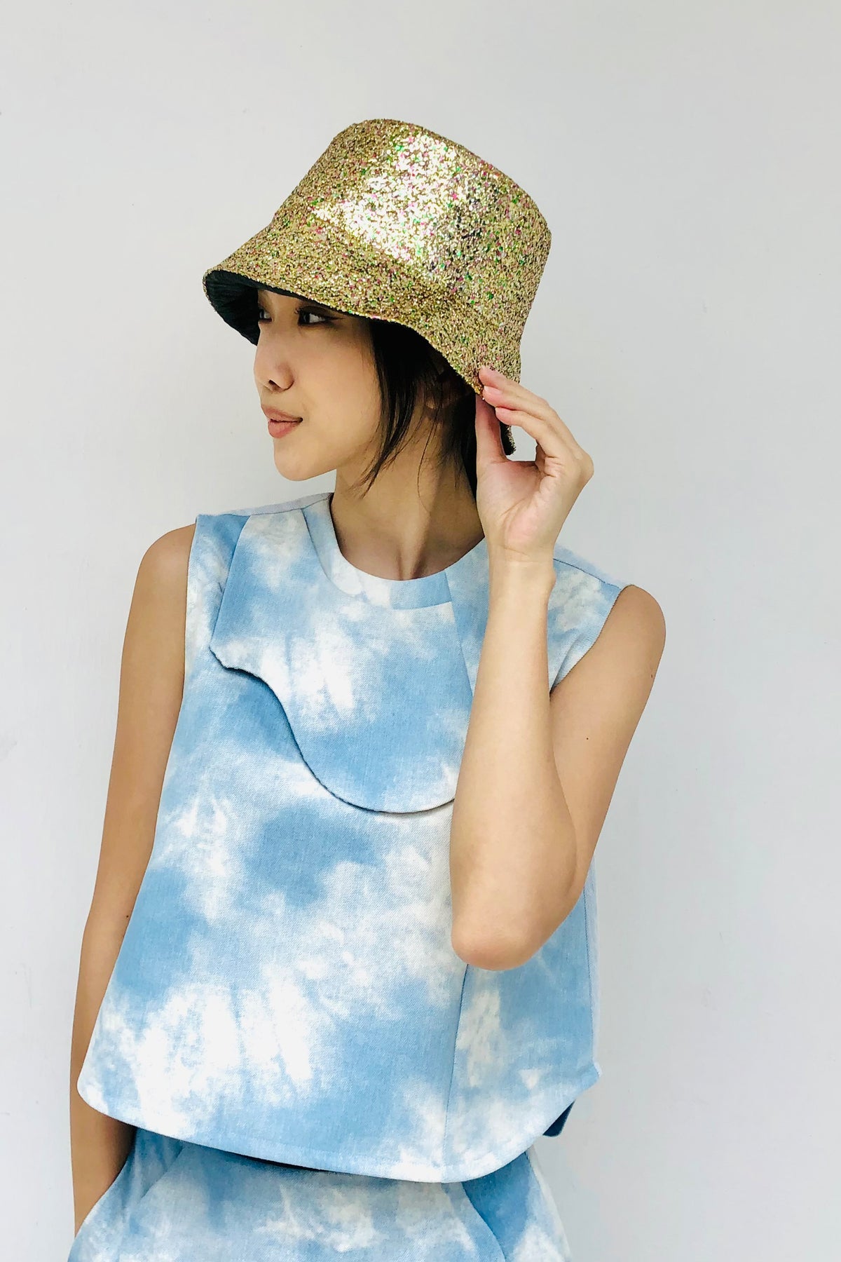 S18 ZHT06 || GLITTER BUCKET HAT || GOLD