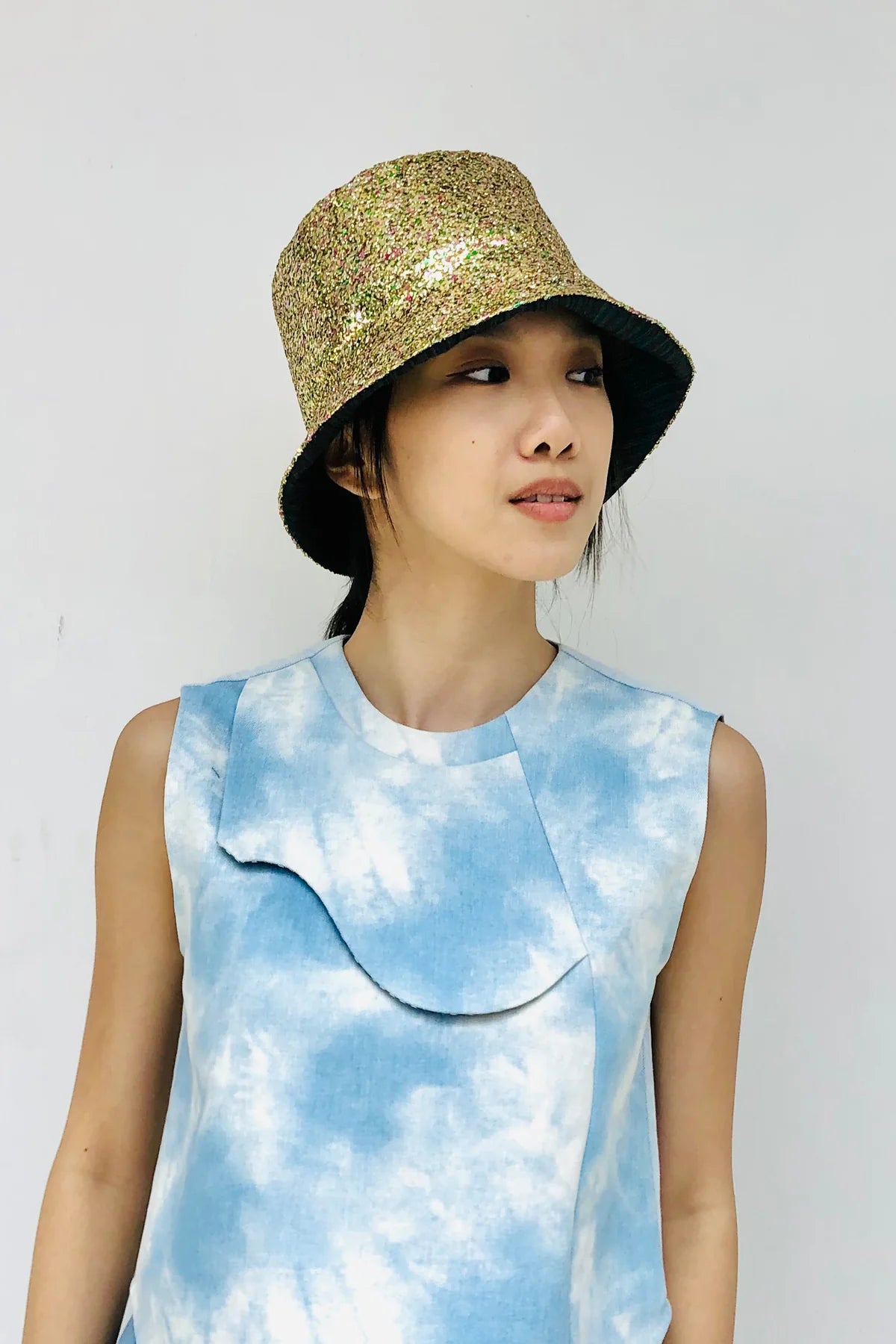 S18 ZHT06 || GLITTER BUCKET HAT || GOLD
