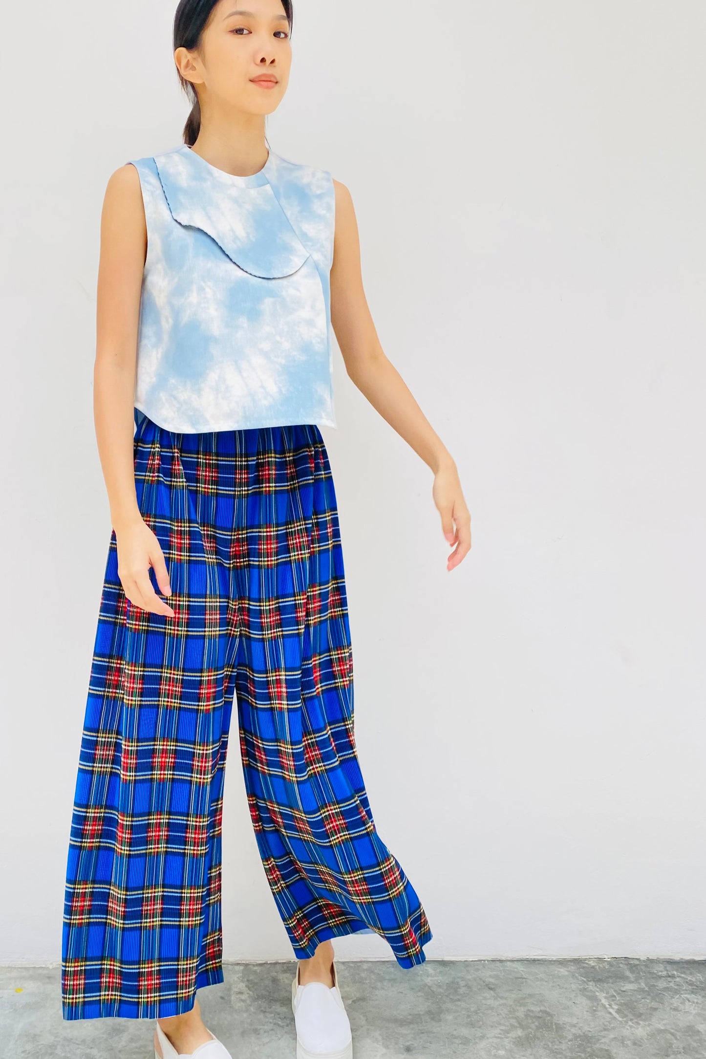 S18 LP01A || ROYAL BLUE CHECKS PLEATED TROUSERS