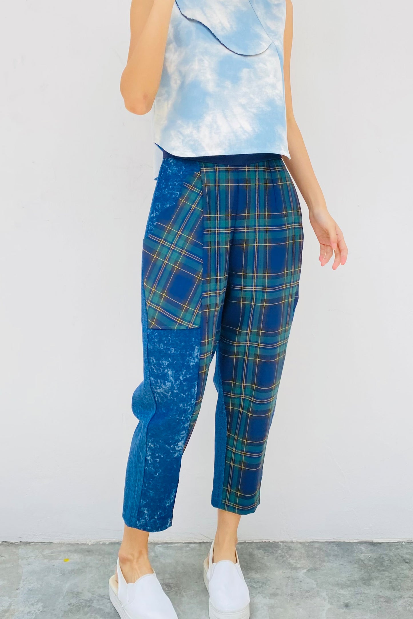 S18 LP02 || CHECKS DENIM CARROT TROUSERS