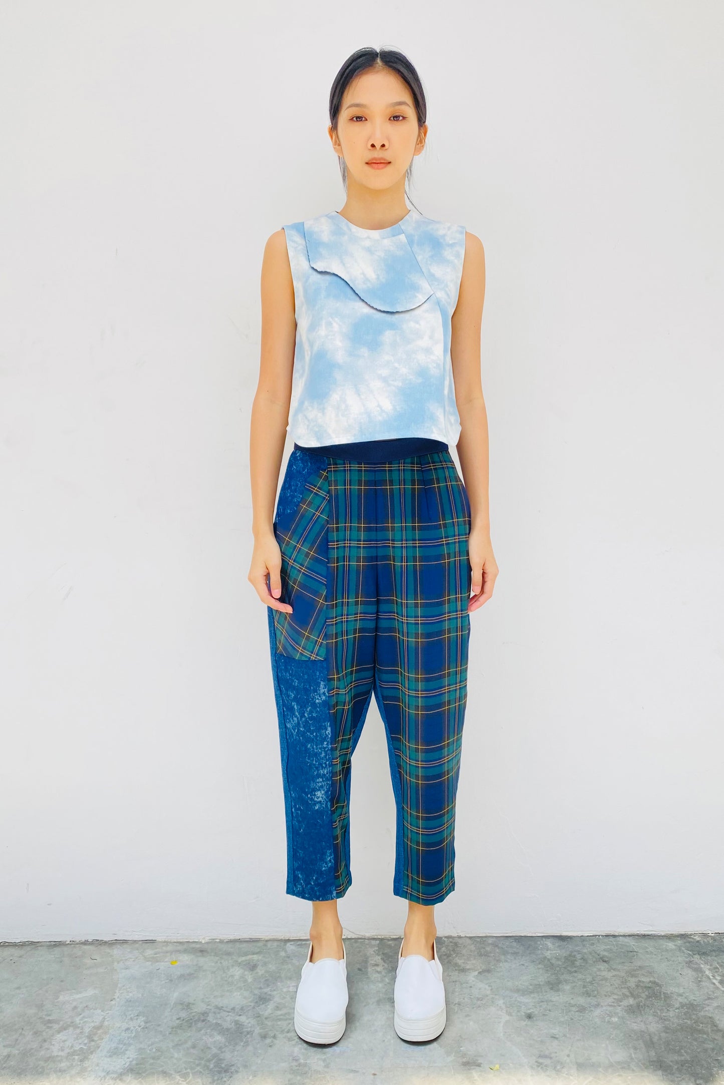 S18 LP02 || CHECKS DENIM CARROT TROUSERS