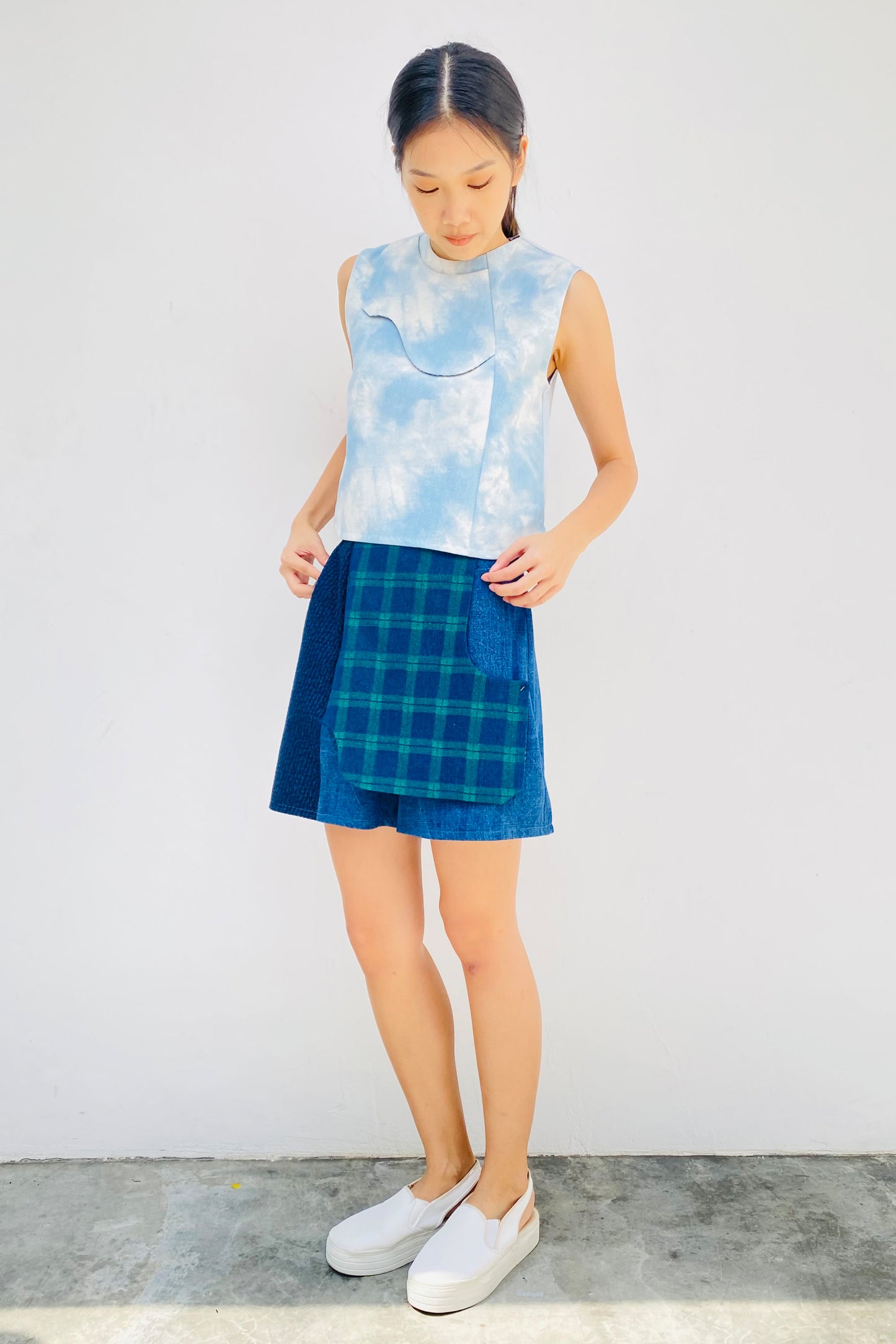 S18 SP01 || DENIM SHORTS WITH CHECKS FLAP