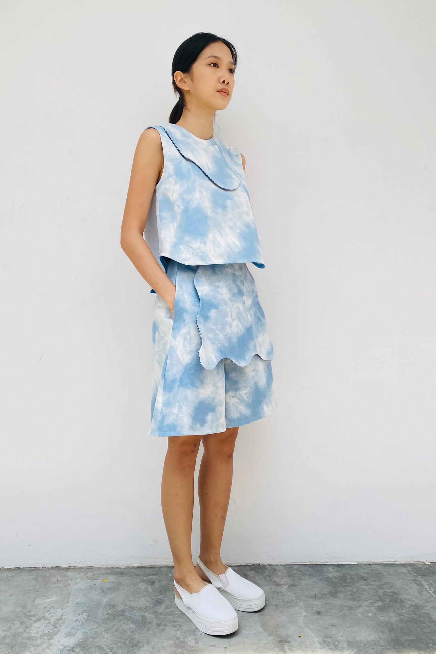 S18 SP02 || SKY DENIM SHORTS WITH RIPPLED FLAP