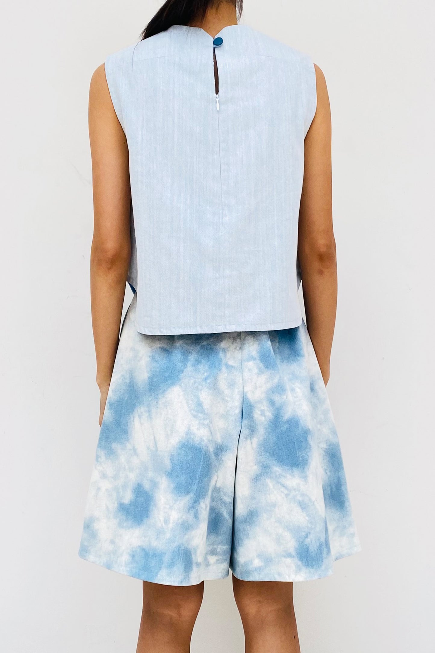 S18 SP02 || SKY DENIM SHORTS WITH RIPPLED FLAP