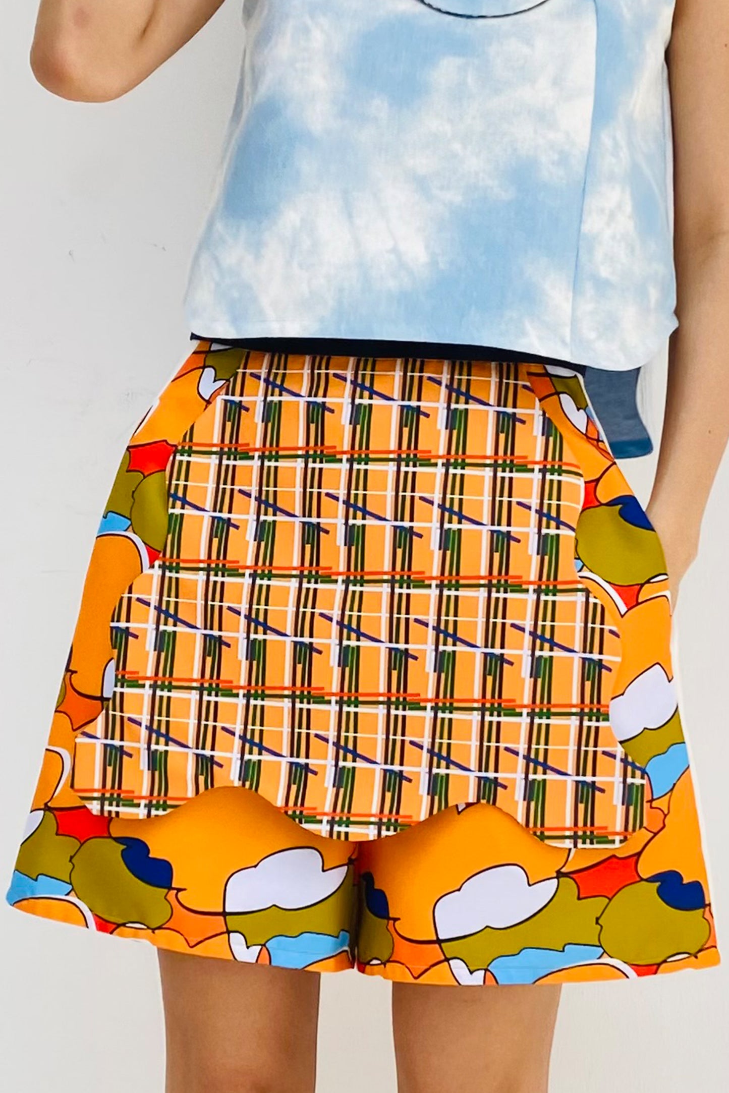 S18 SP04A || YELLOW TOMATO SHORTS WITH RIPPLED FLAP