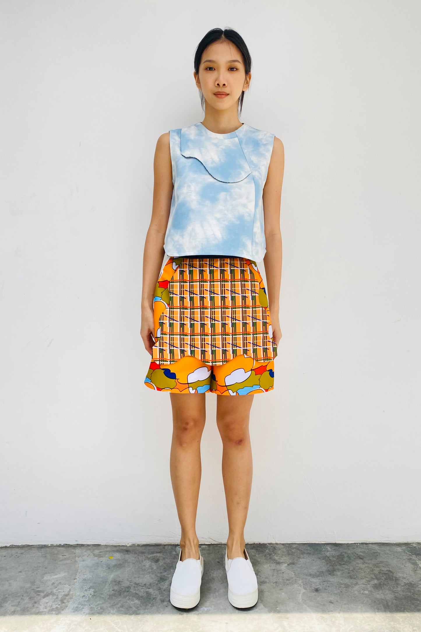 S18 SP04A || YELLOW TOMATO SHORTS WITH RIPPLED FLAP