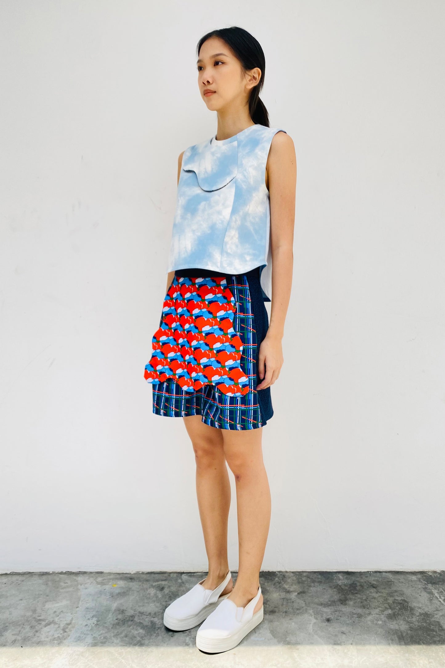 S18 SP04B || ORANGE TOMATO SHORTS WITH RIPPLED FLAP
