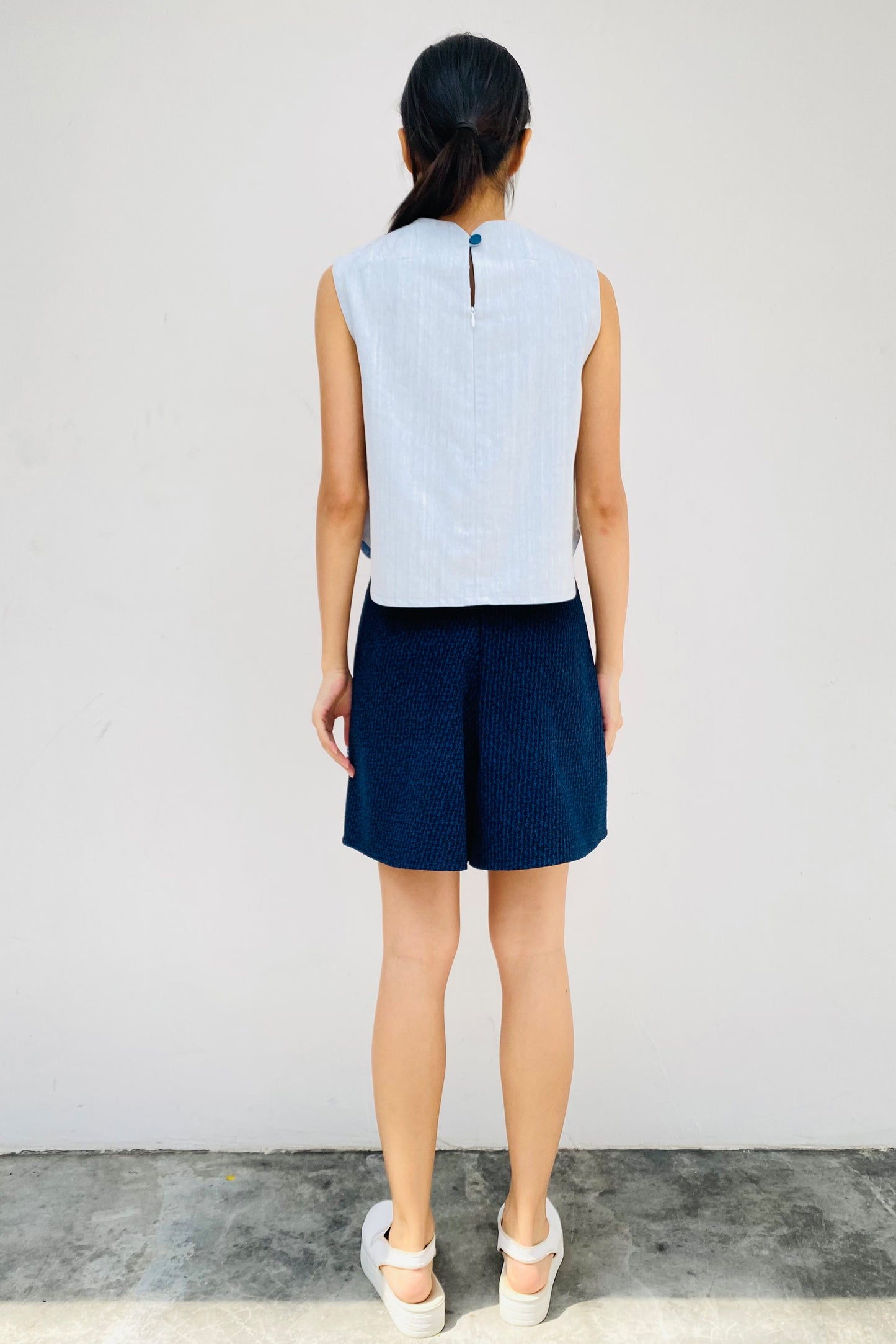 S18 SP04B || ORANGE TOMATO SHORTS WITH RIPPLED FLAP