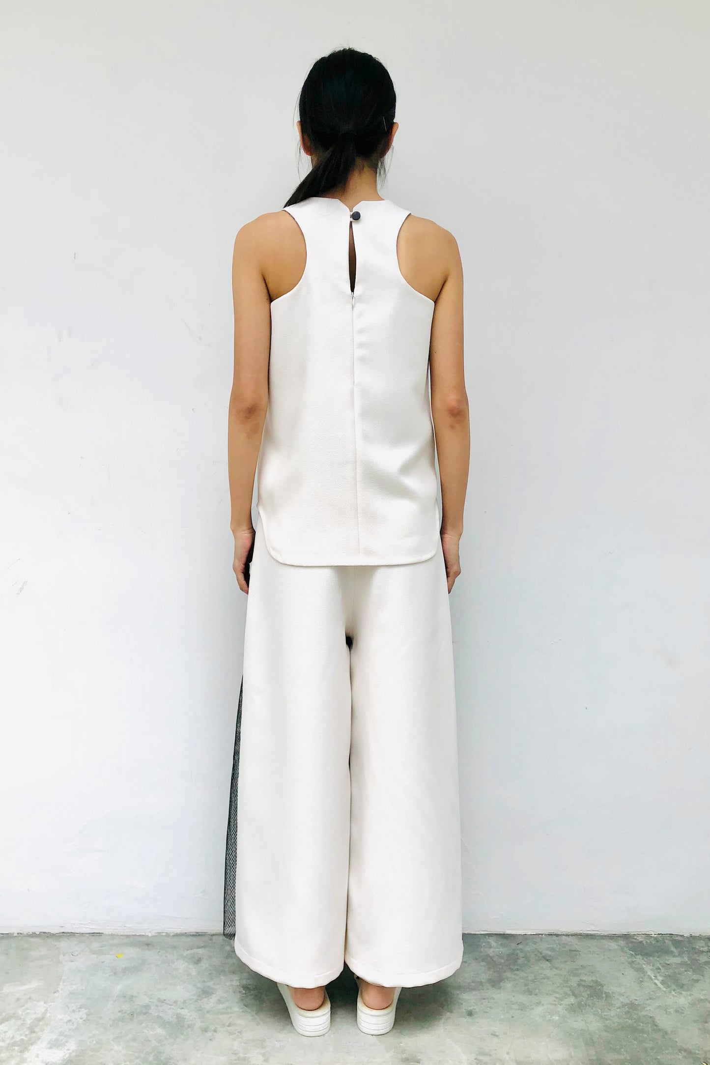S18 TT02A || CUT IN BLUE CARROT TOP