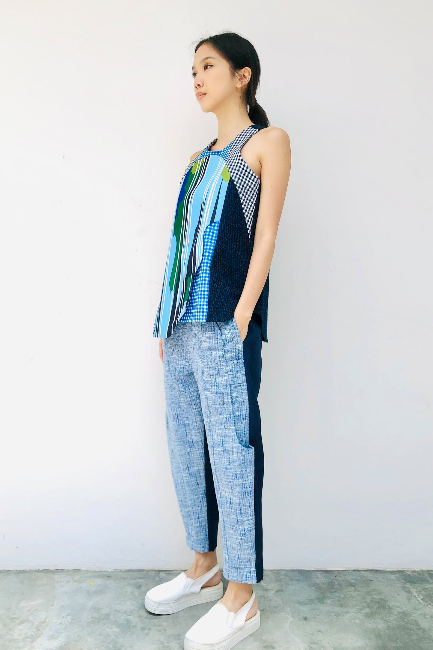 S18 TT02B || CUT IN BLUE LEEK TOP