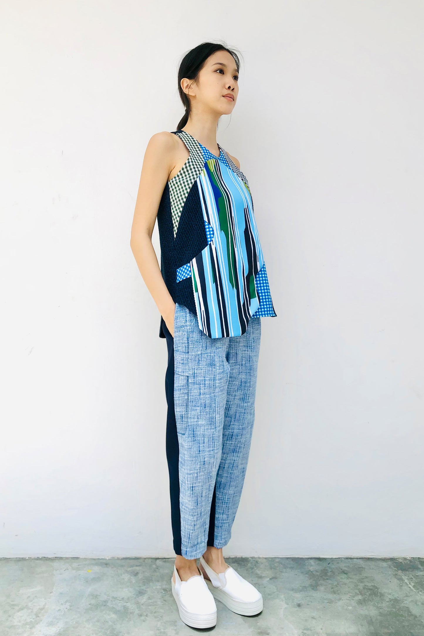 S18 TT02B || CUT IN BLUE LEEK TOP