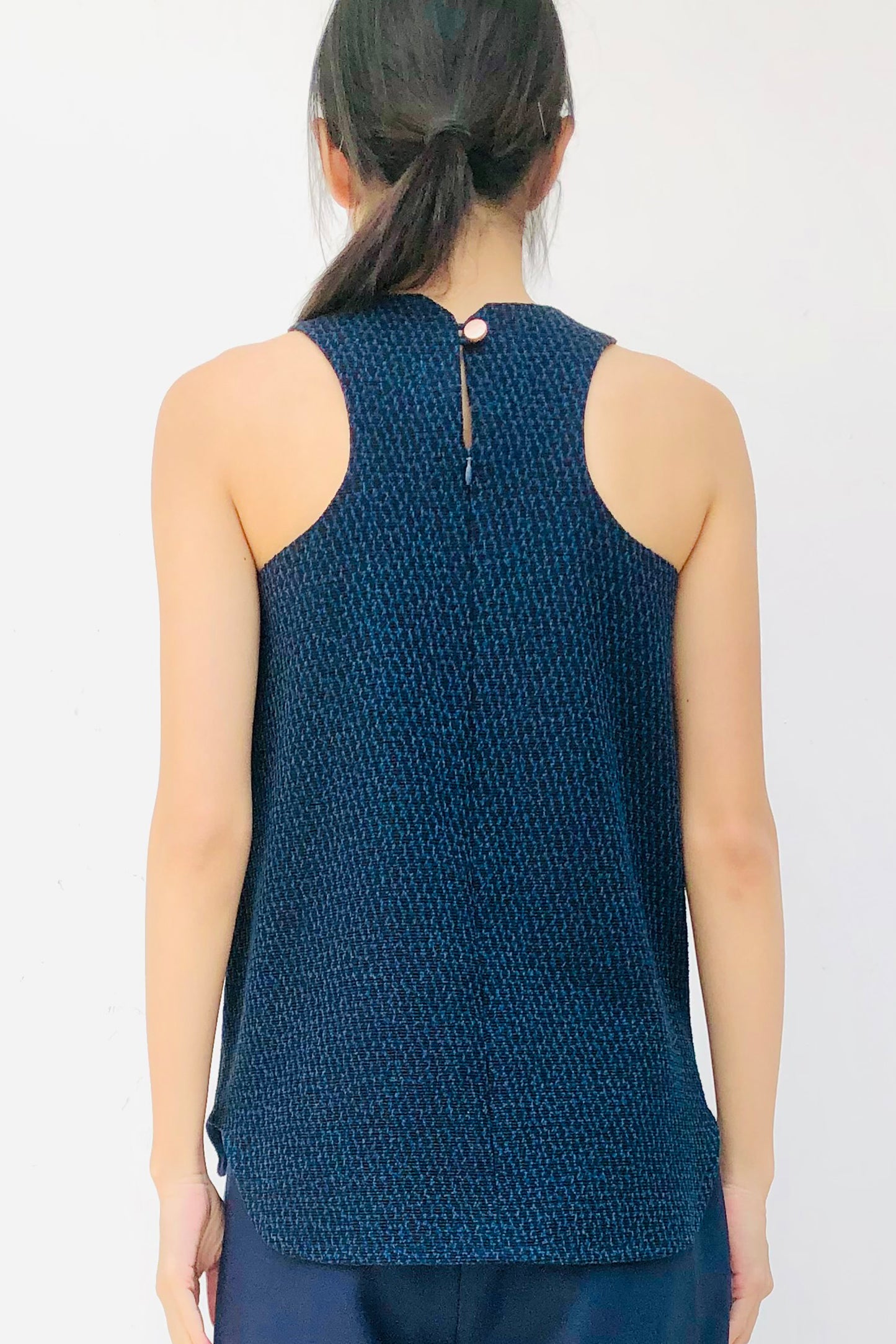 S18 TT02B || CUT IN BLUE LEEK TOP