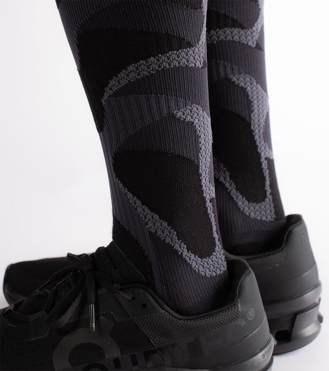 Cage overcalf socks - Wild Black