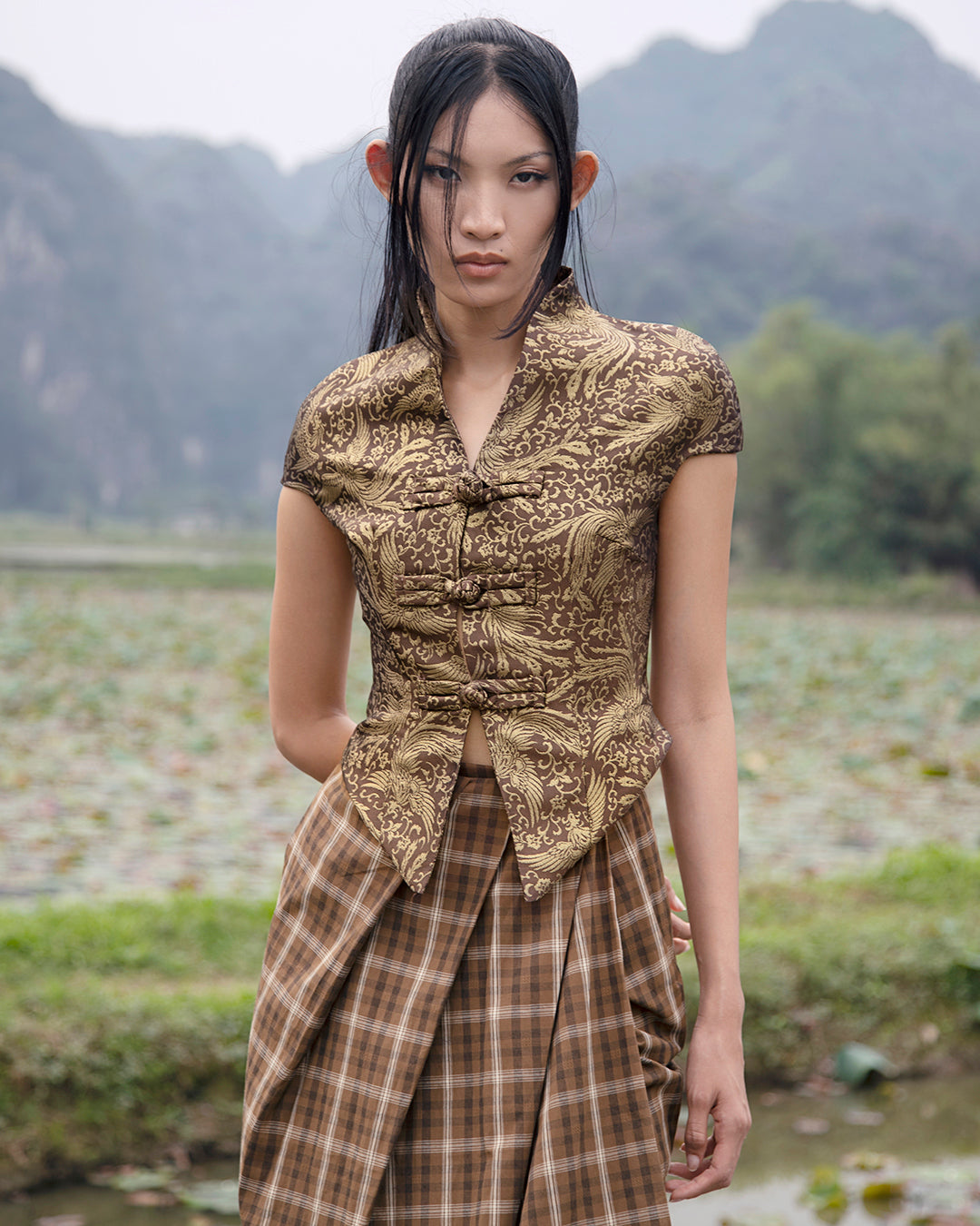 Kebaya Săm (Brown Pheonix)