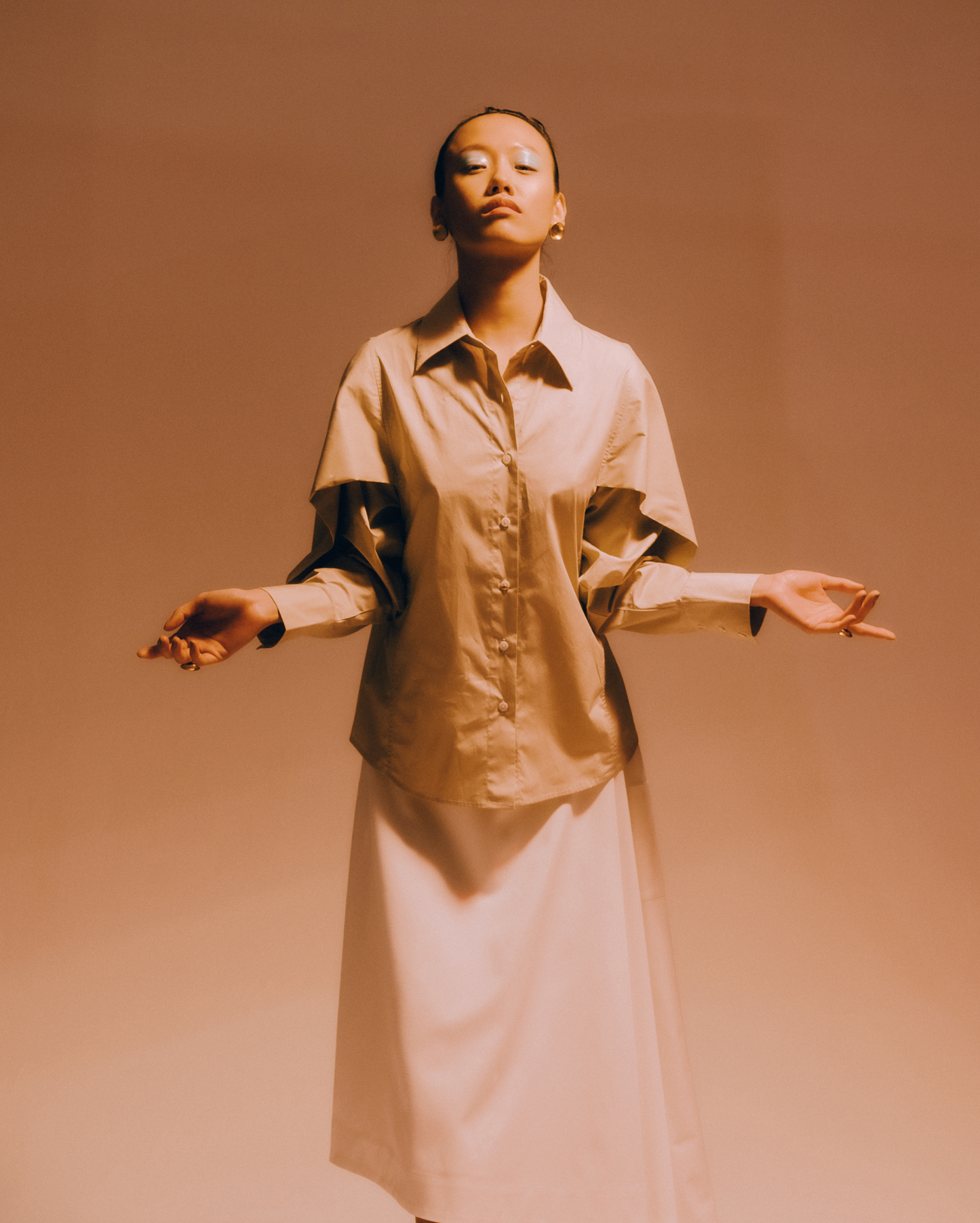 Caped-panel Poplin Shirt (Khaki)