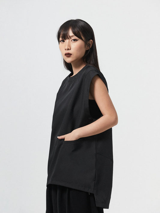 SOPHISTICATED PLEAT SLEEVELESS | BLACK