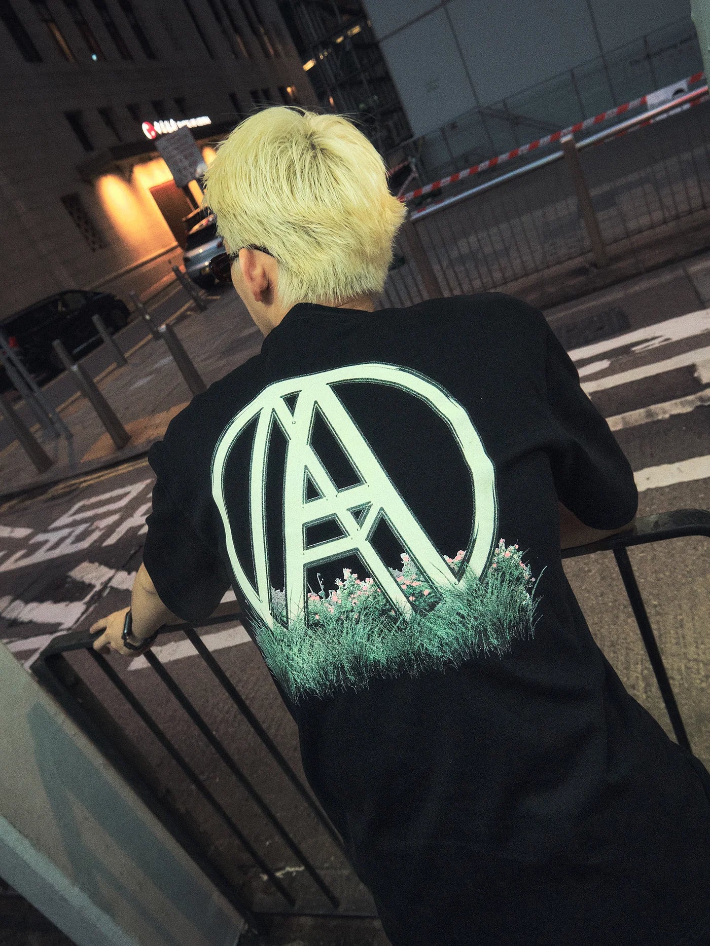 GRASS LOGO TEE BLACK
