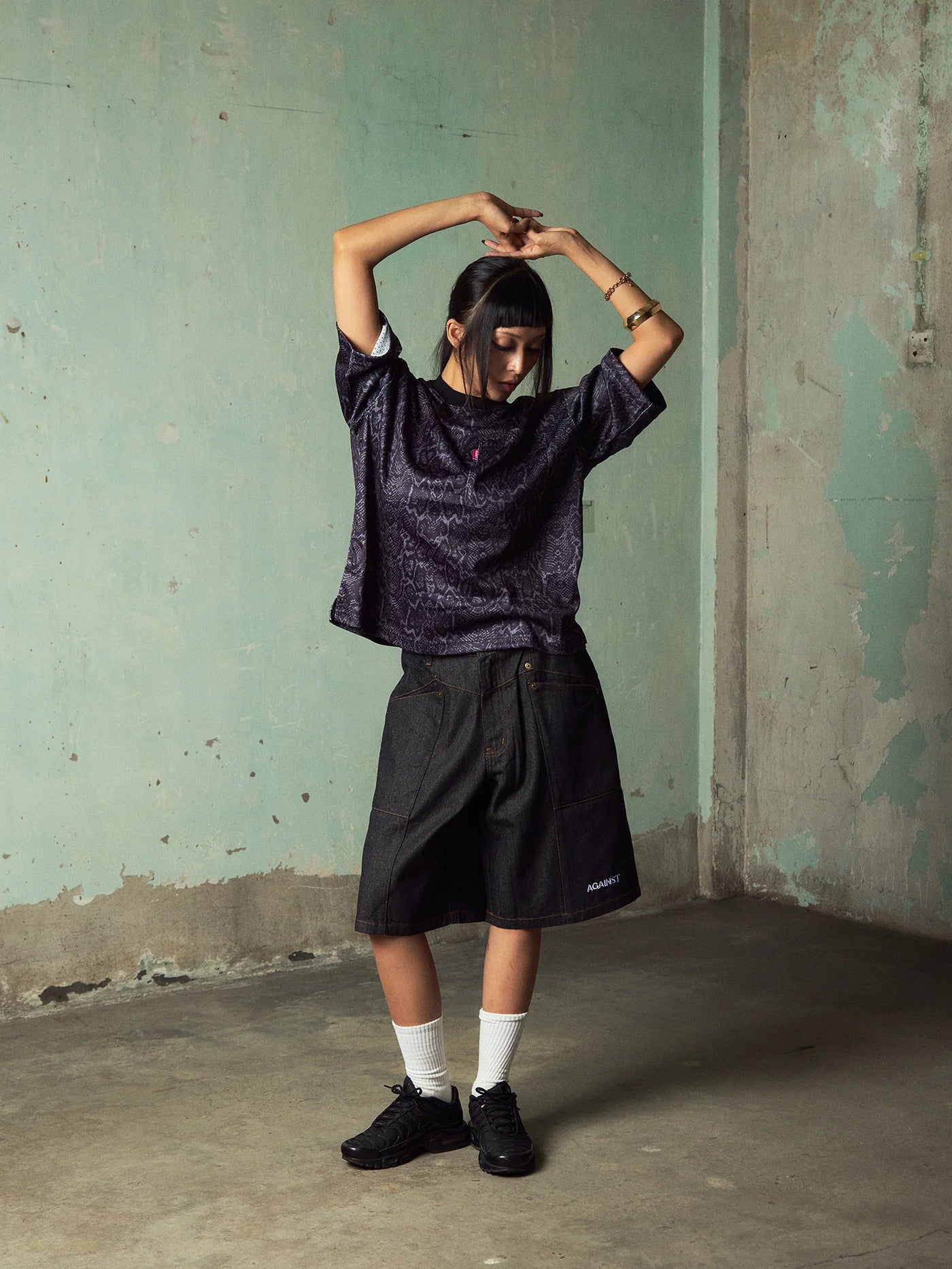 SNAKE SKIN MESH TEE BLACK
