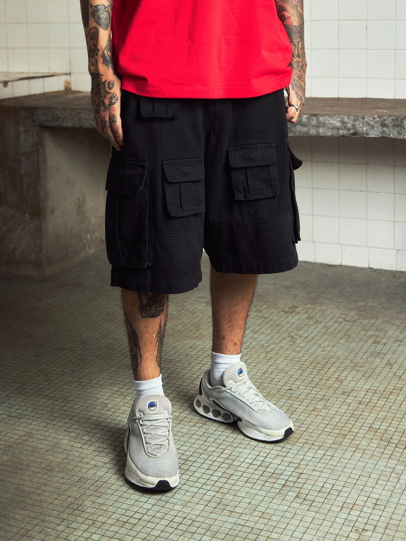 OVER KNEE CARGO SHORTS