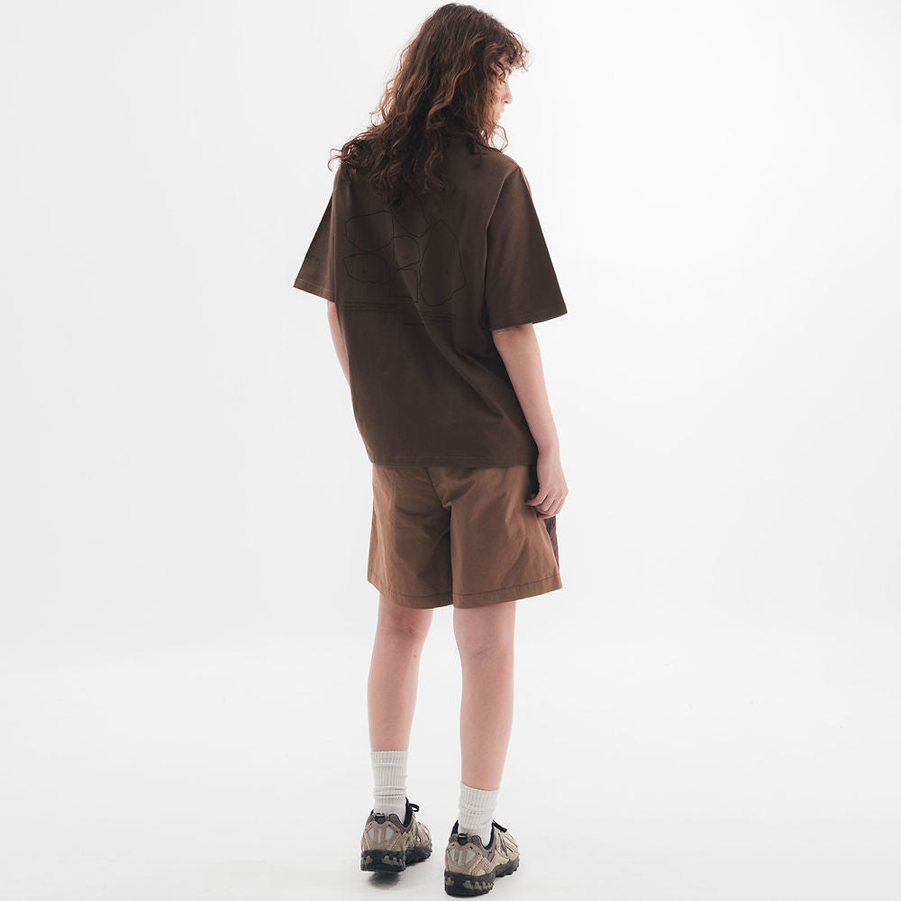 STACKS TEE - DARK BROWN